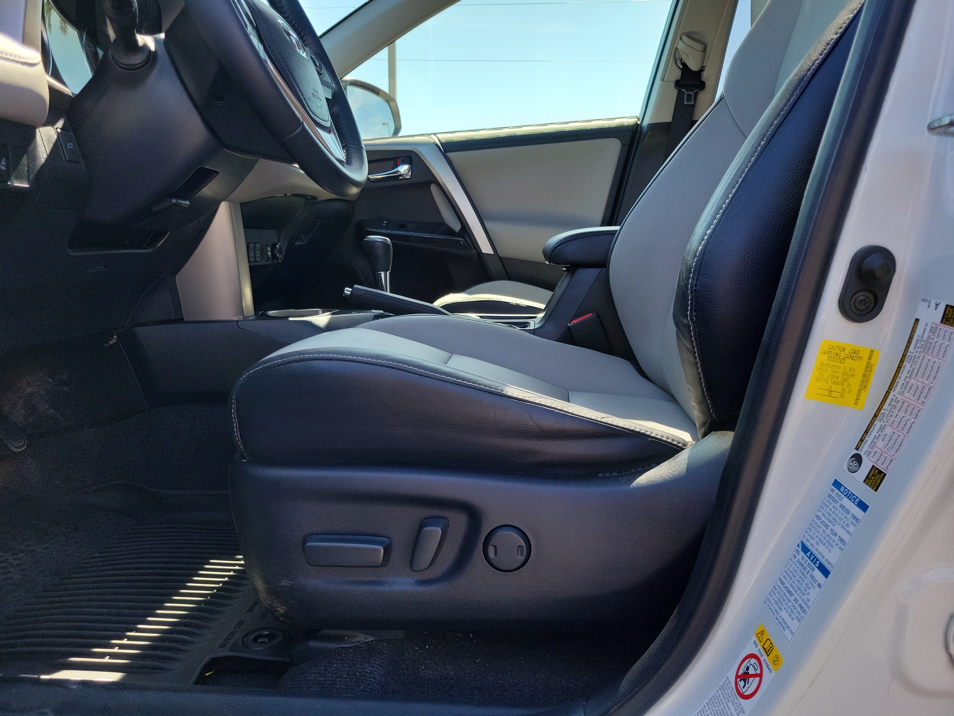 Used 2016 Blizzard Pearl Toyota Limited image 20