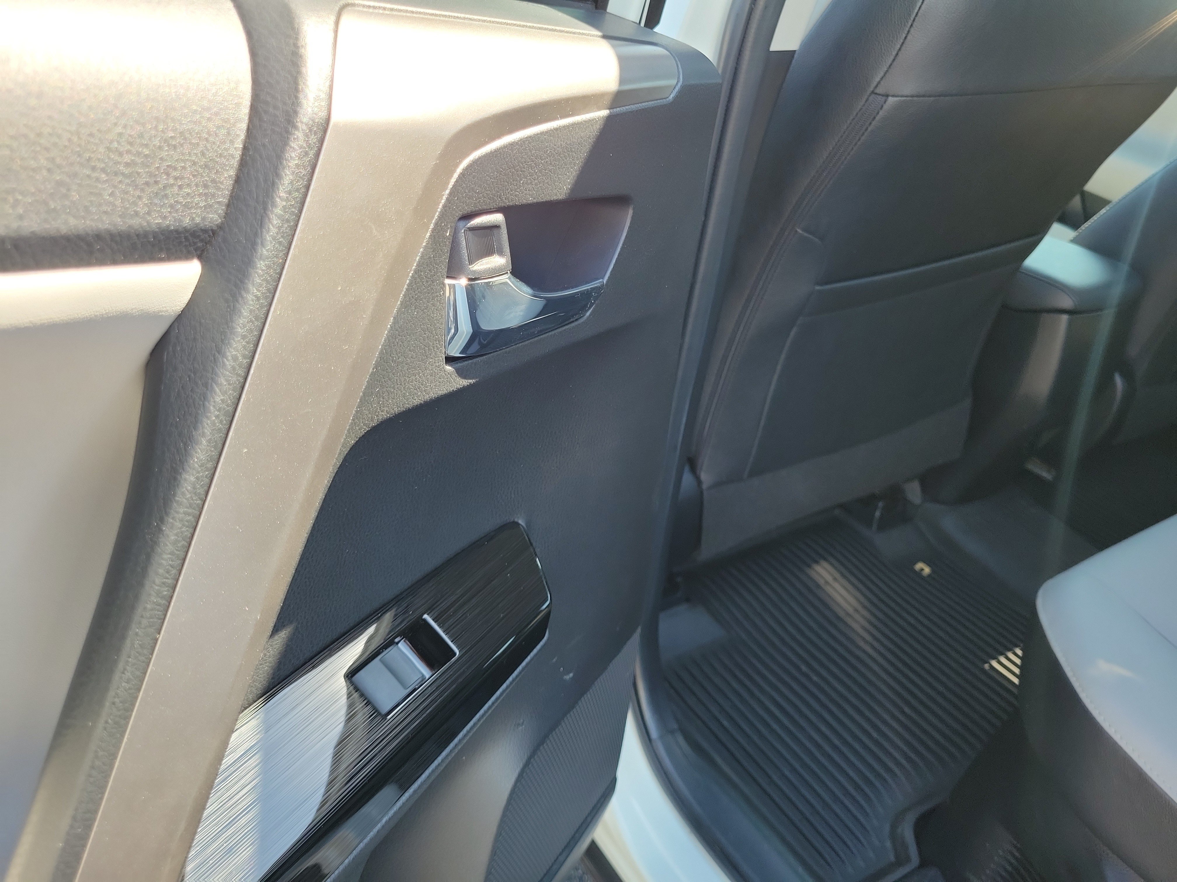 Used 2016 Blizzard Pearl Toyota Limited image 17