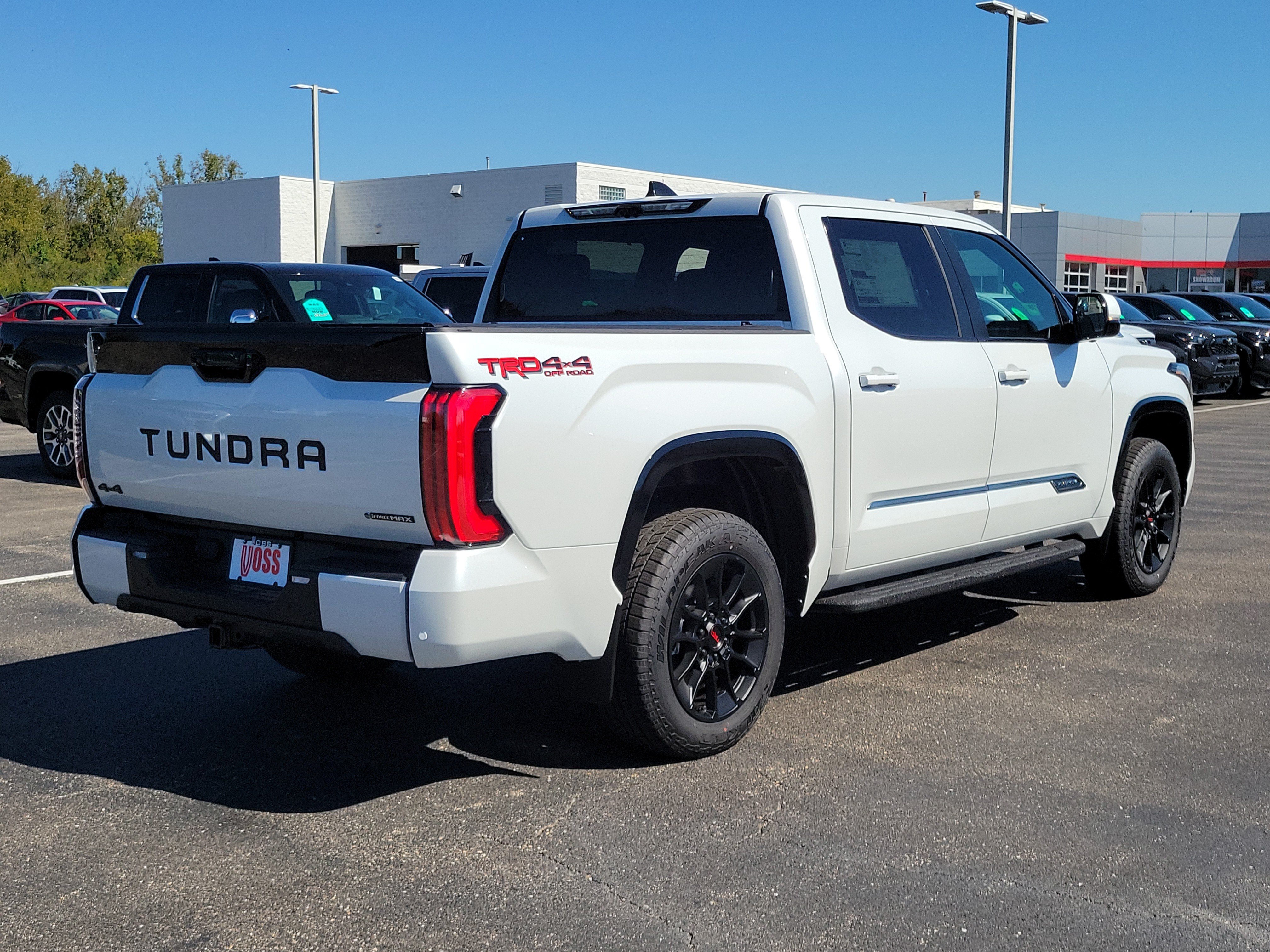 2026 Toyota Tundra i-FORCE MAX Tundra Platinum, photo 8 of 12