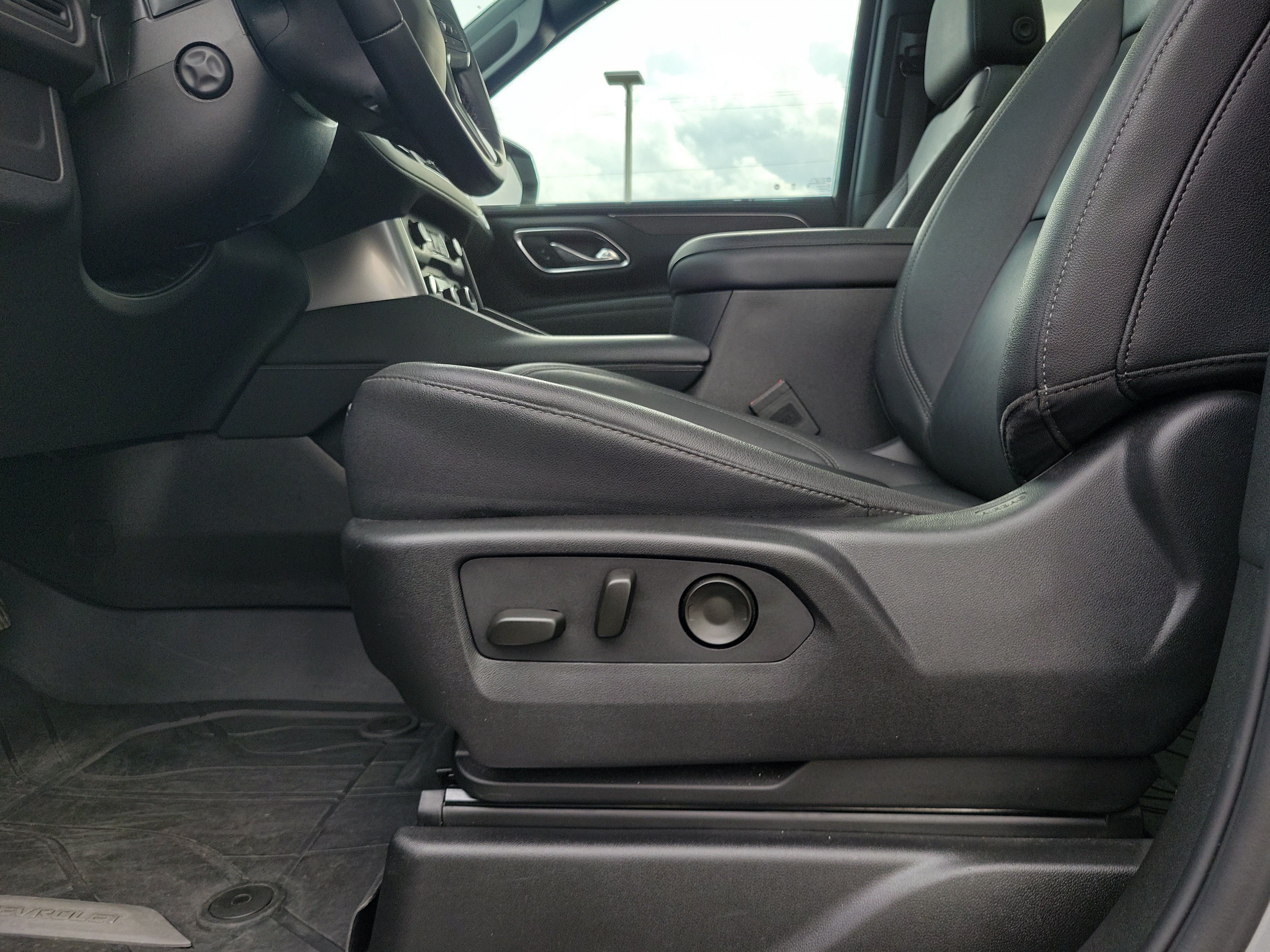 Used 2023 Sterling Gray Metallic Chevrolet Z71 image 20