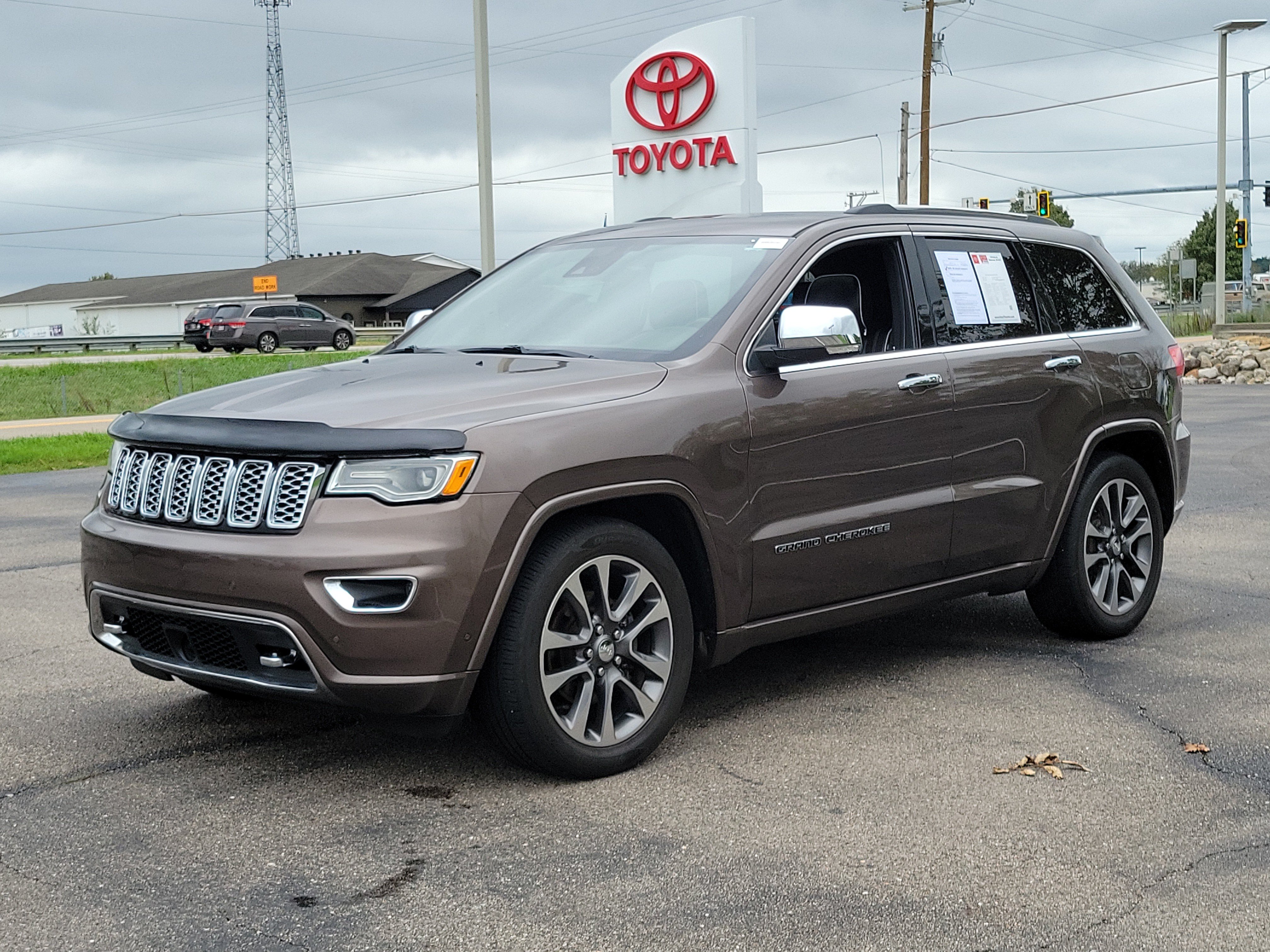 Used 2017 Walnut Brown Metallic Clear Coat Jeep Overland image 6
