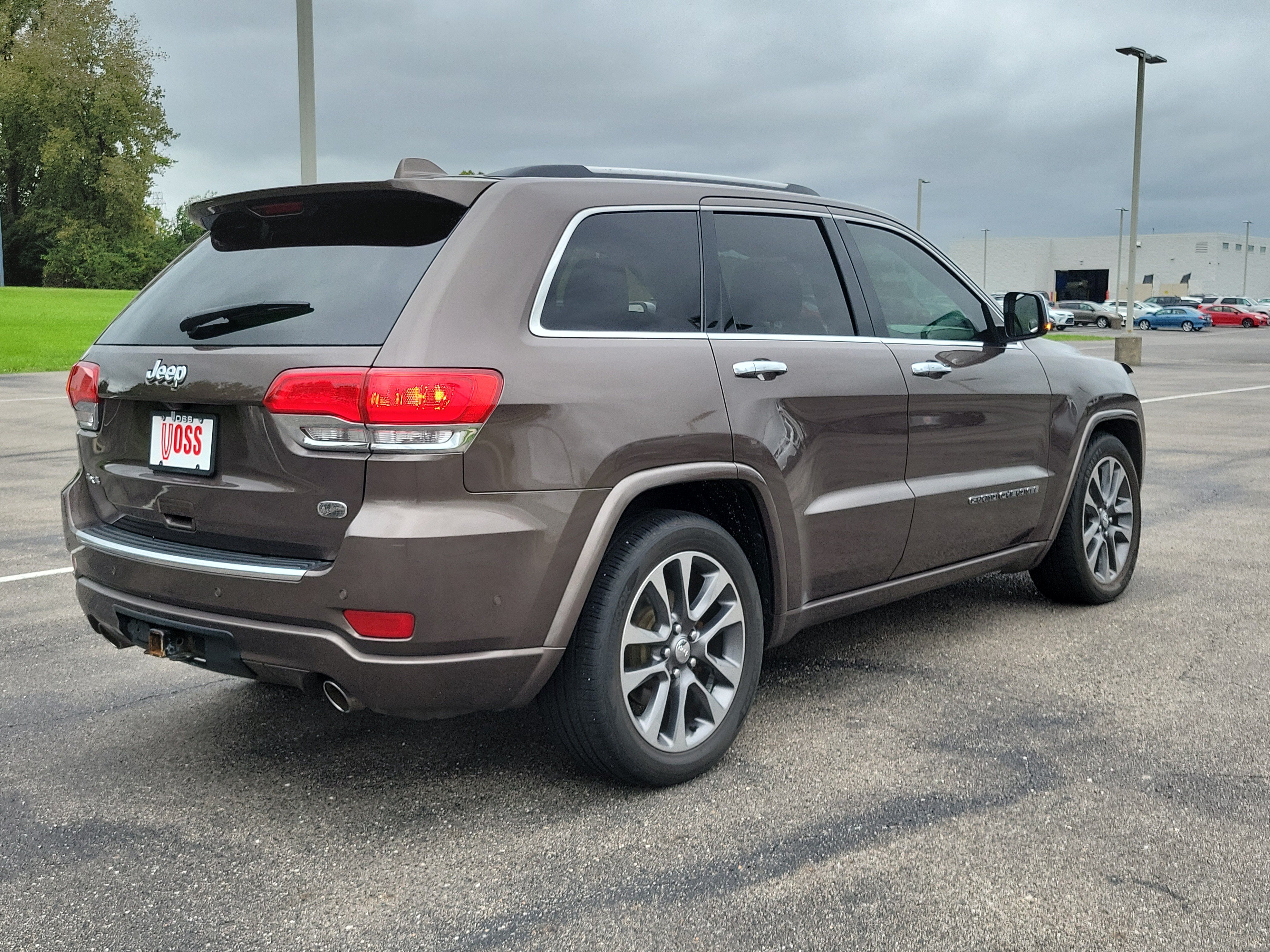 Used 2017 Walnut Brown Metallic Clear Coat Jeep Overland image 8