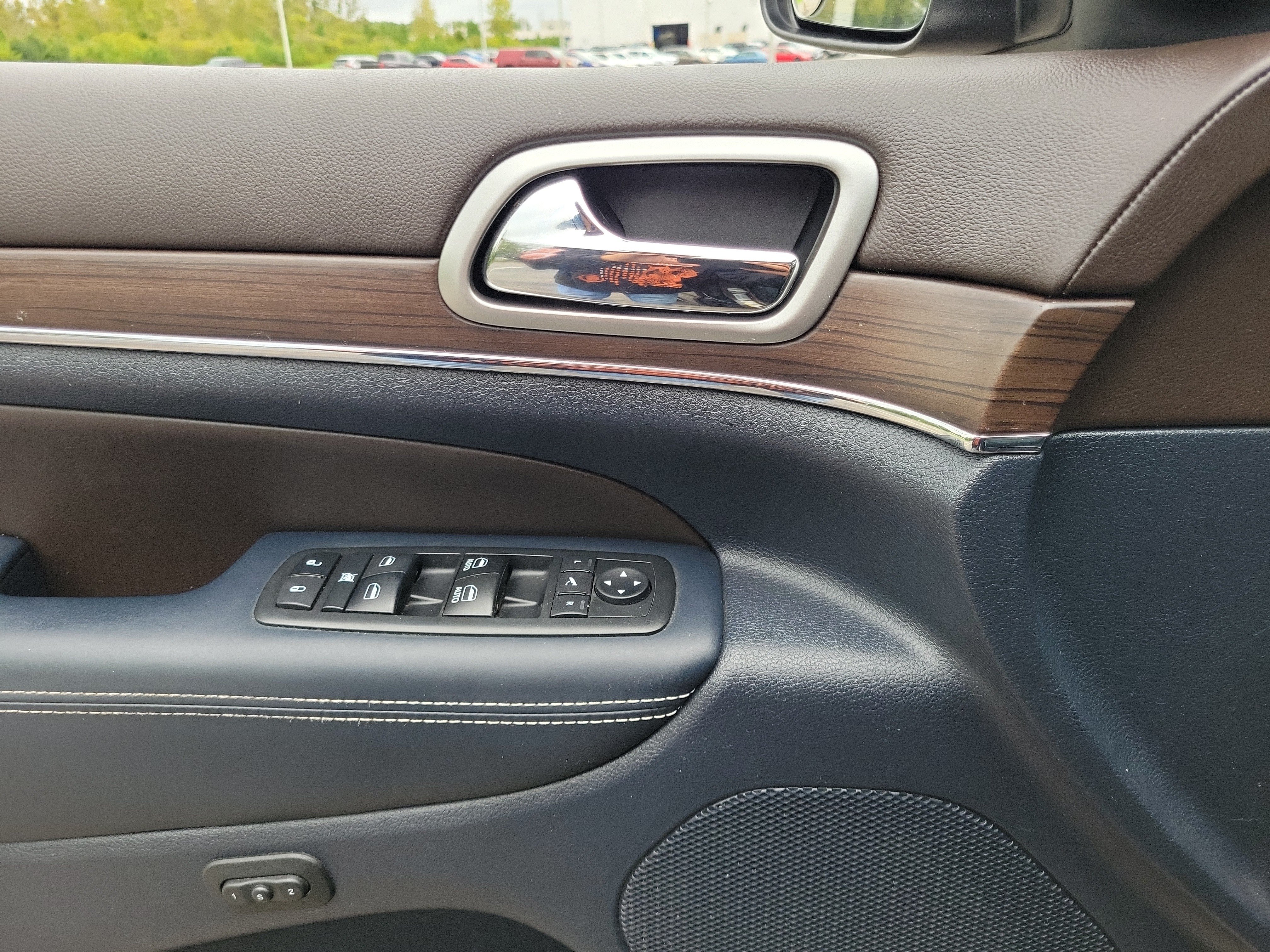 Used 2017 Walnut Brown Metallic Clear Coat Jeep Overland image 21