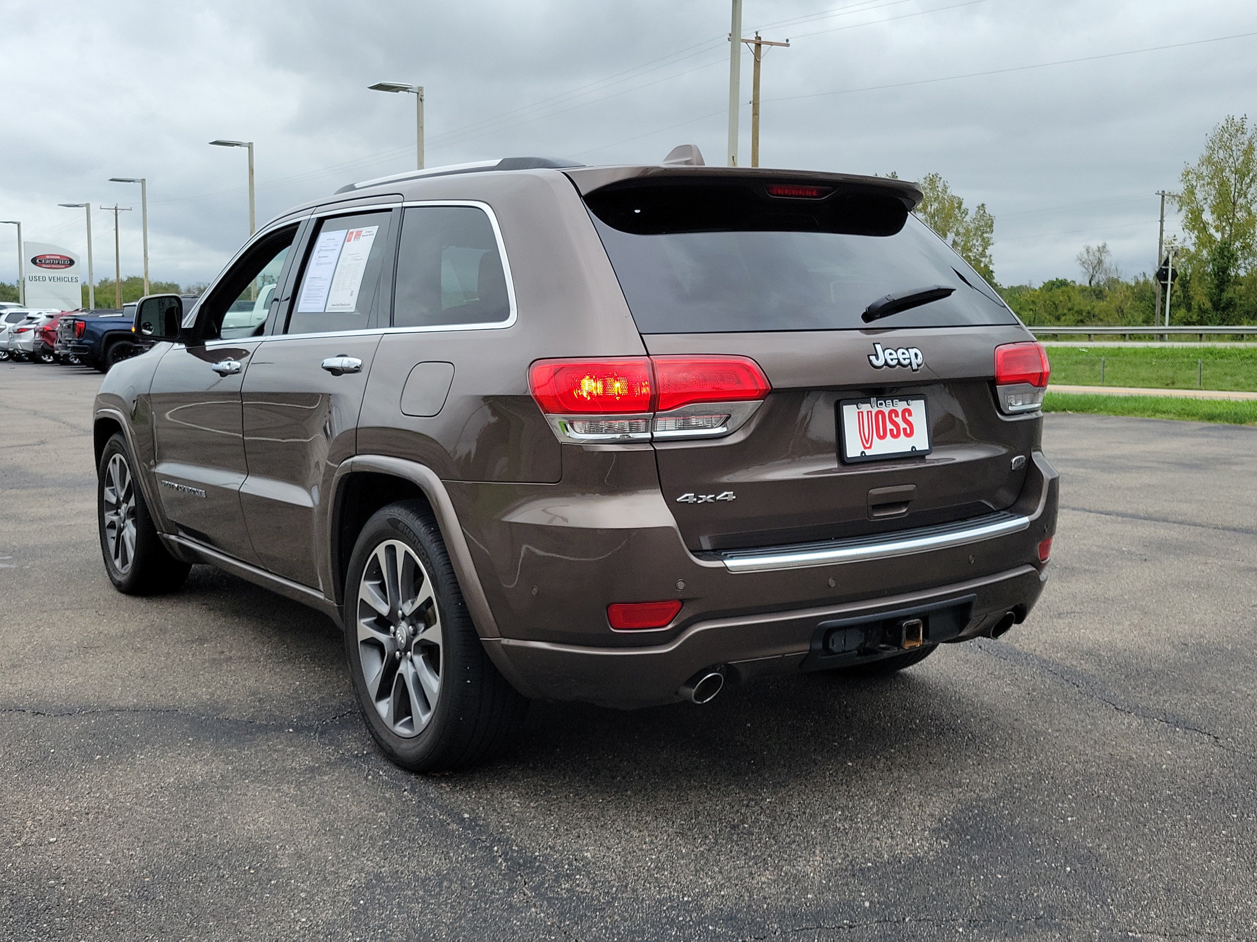 Used 2017 Walnut Brown Metallic Clear Coat Jeep Overland image 7