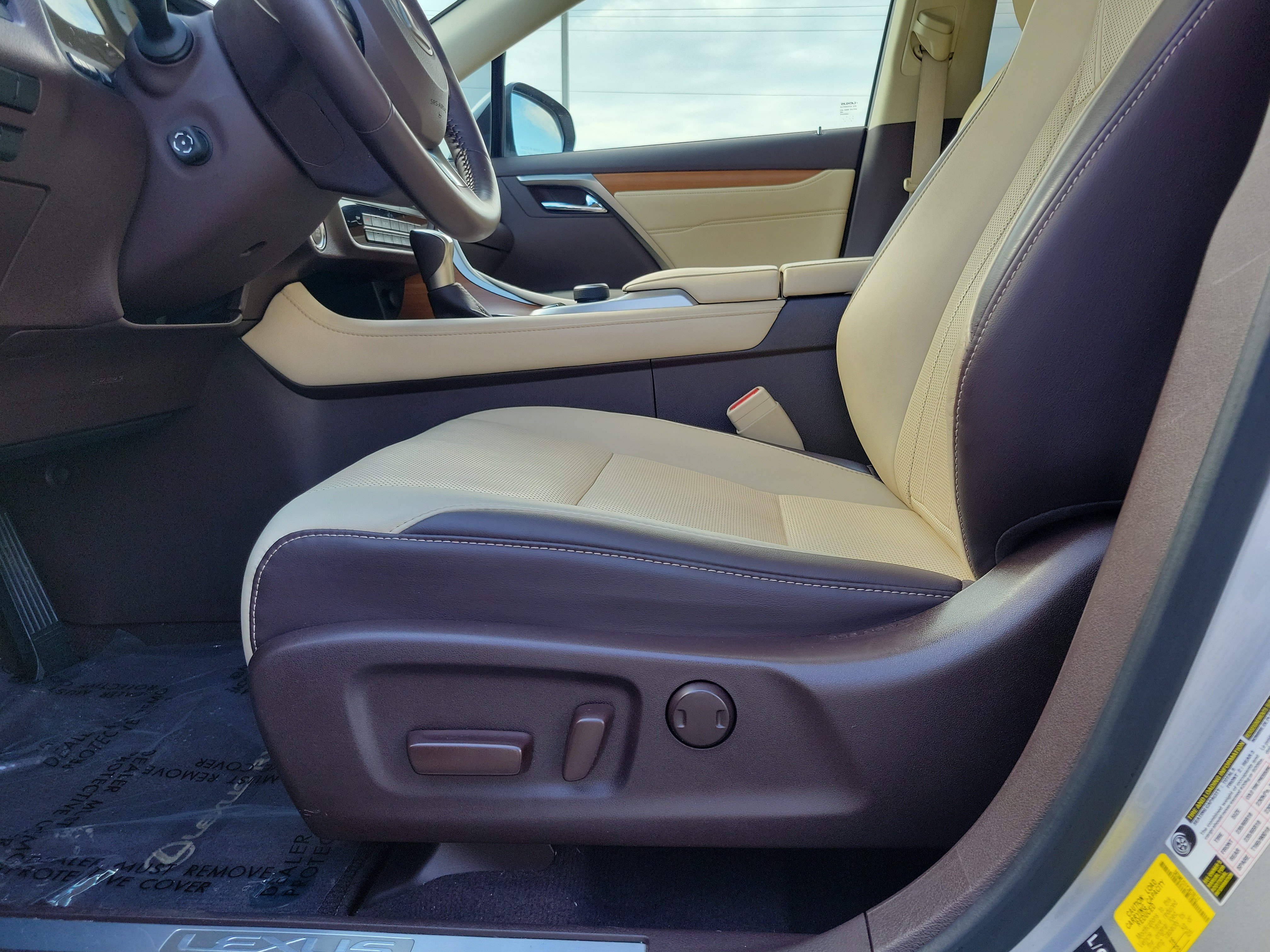 Certified Used 2016 Silver Lining Metallic Lexus Base image 20