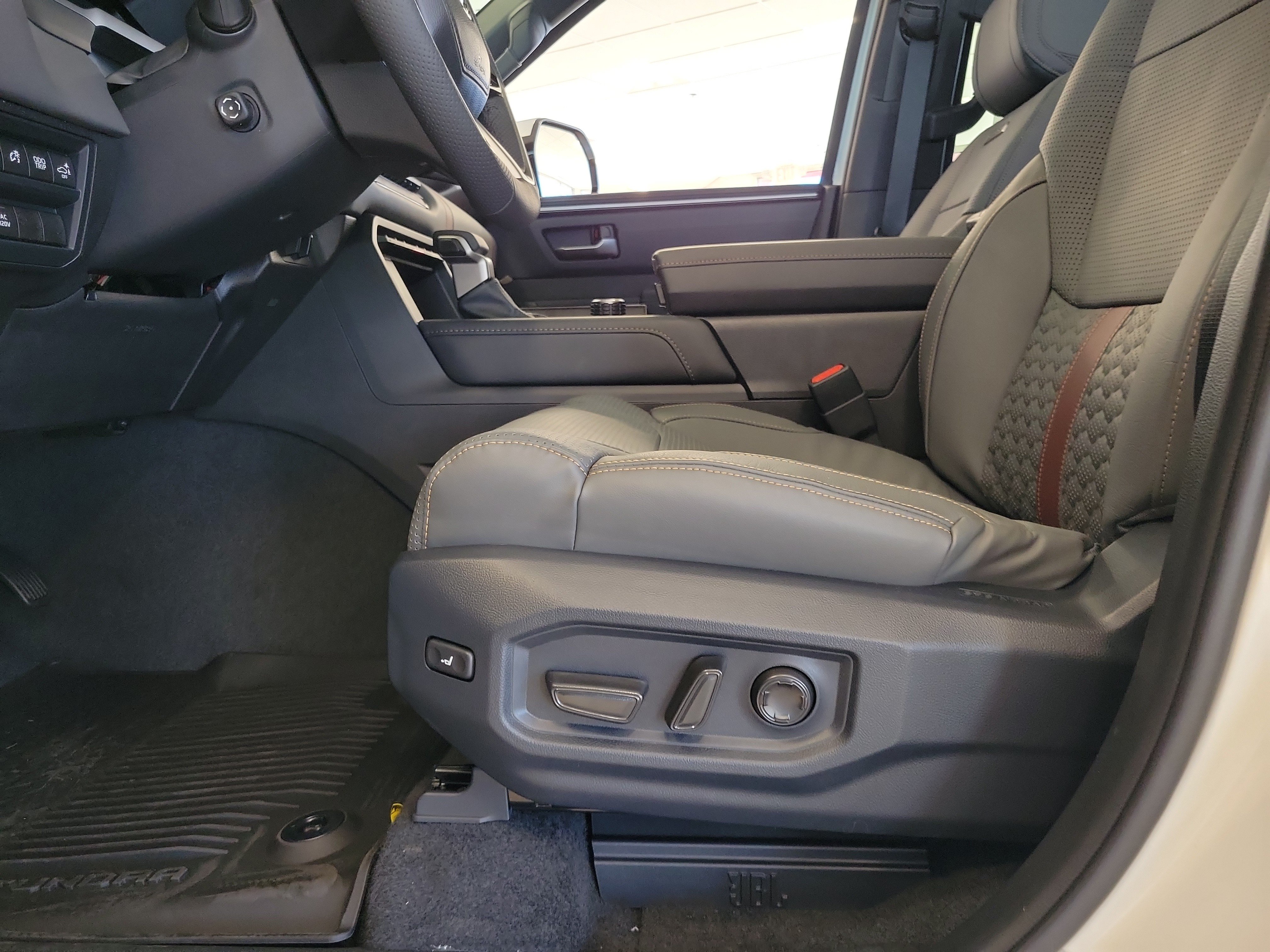 New 2026 Wind Chill Pearl Toyota Capstone CrewMax 6.4