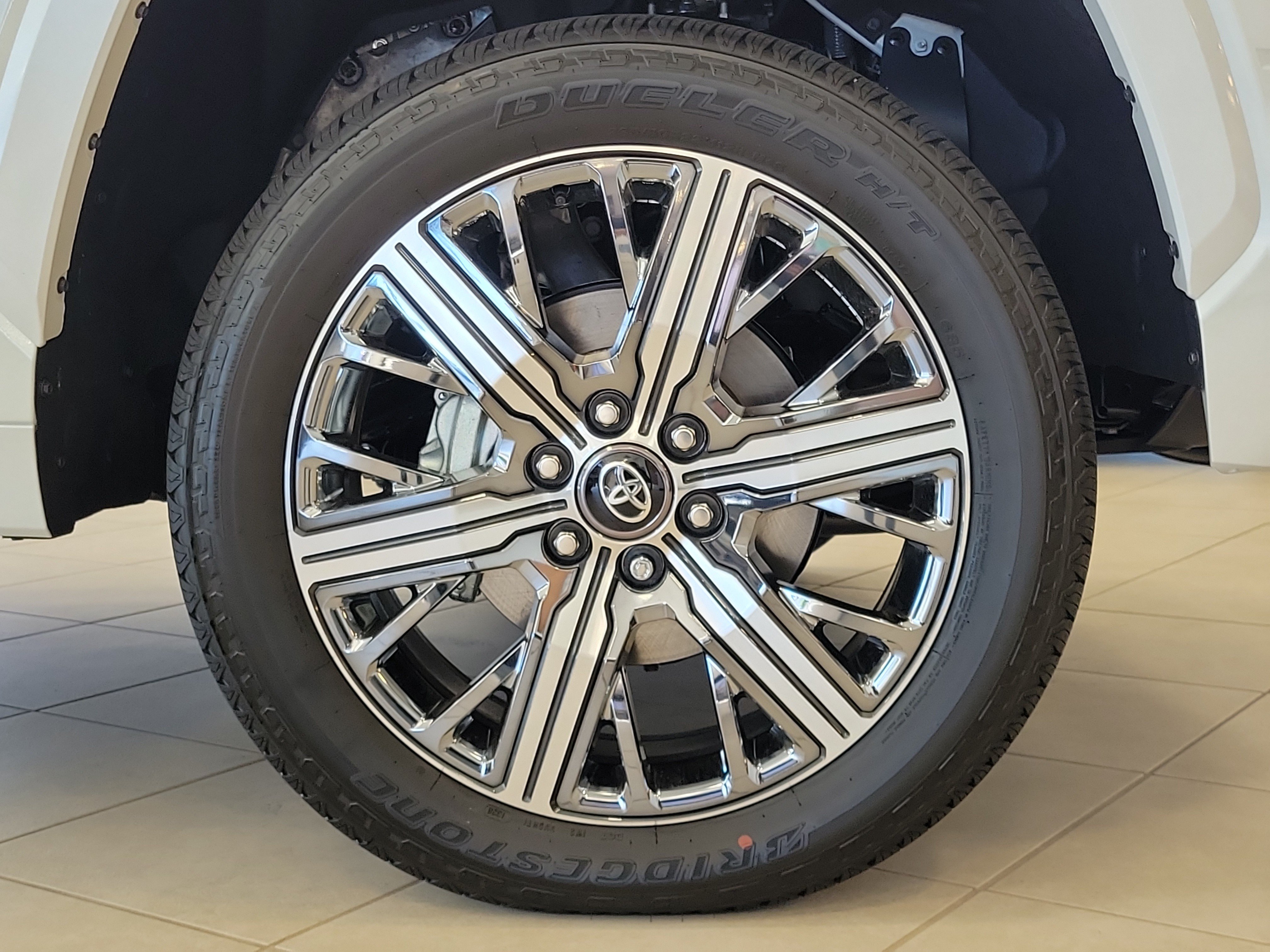 New 2026 Wind Chill Pearl Toyota Capstone CrewMax 6.4