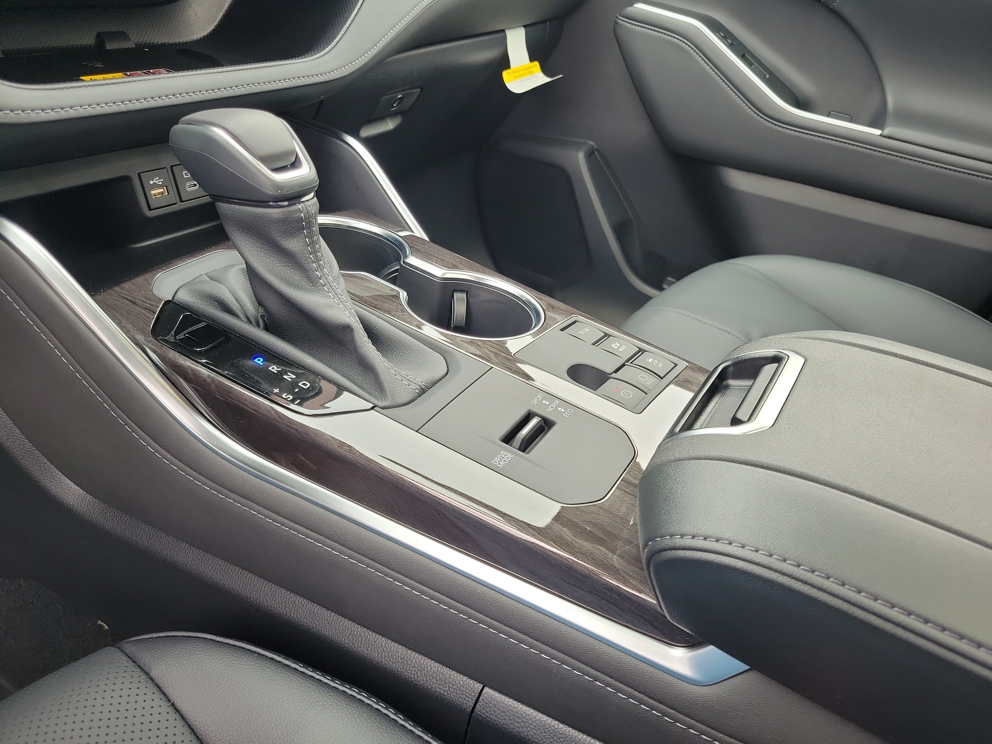 New 2026 Midnight Black Metallic Toyota Hybrid Platinum image 29