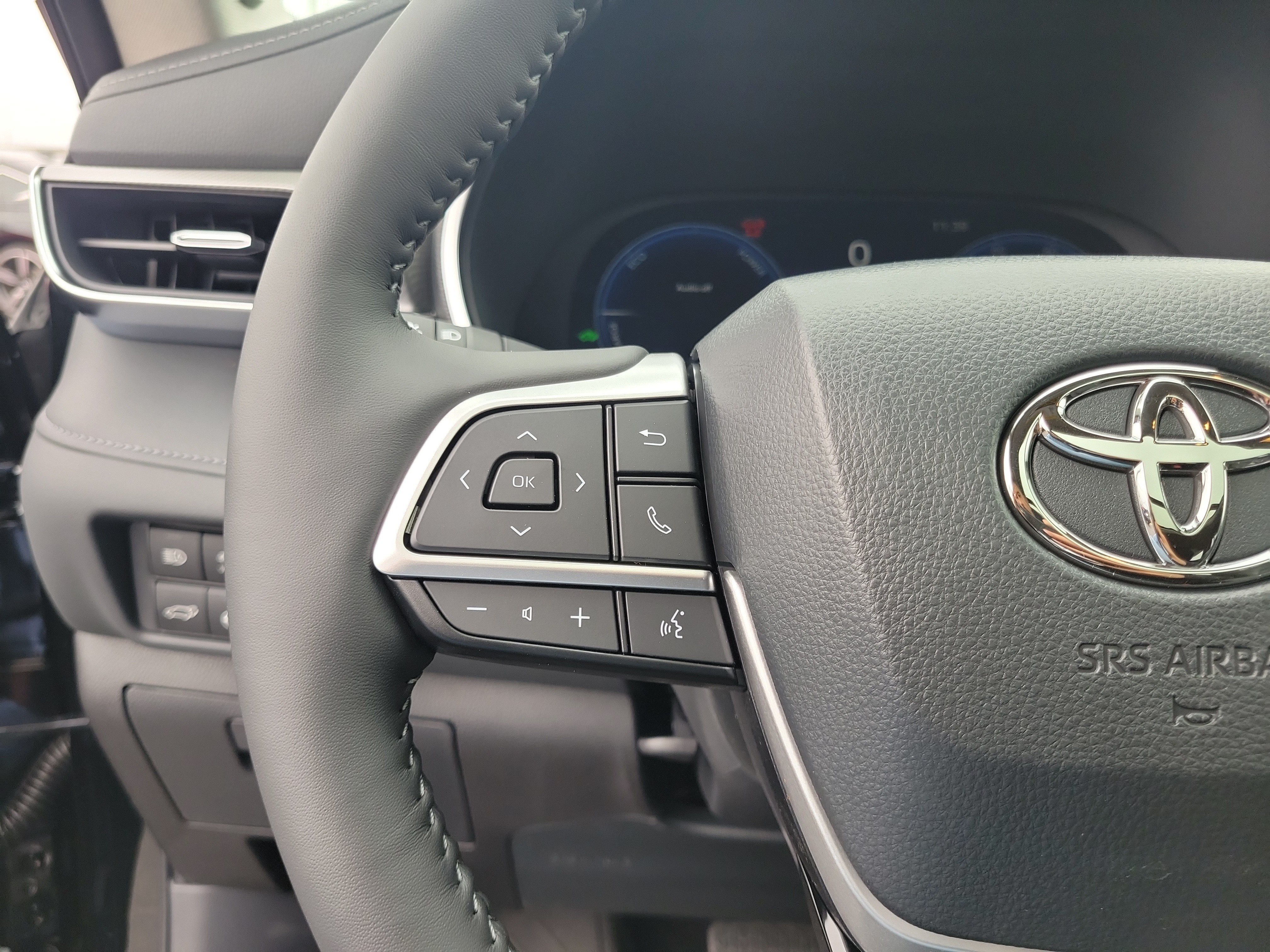New 2026 Midnight Black Metallic Toyota Hybrid Platinum image 22
