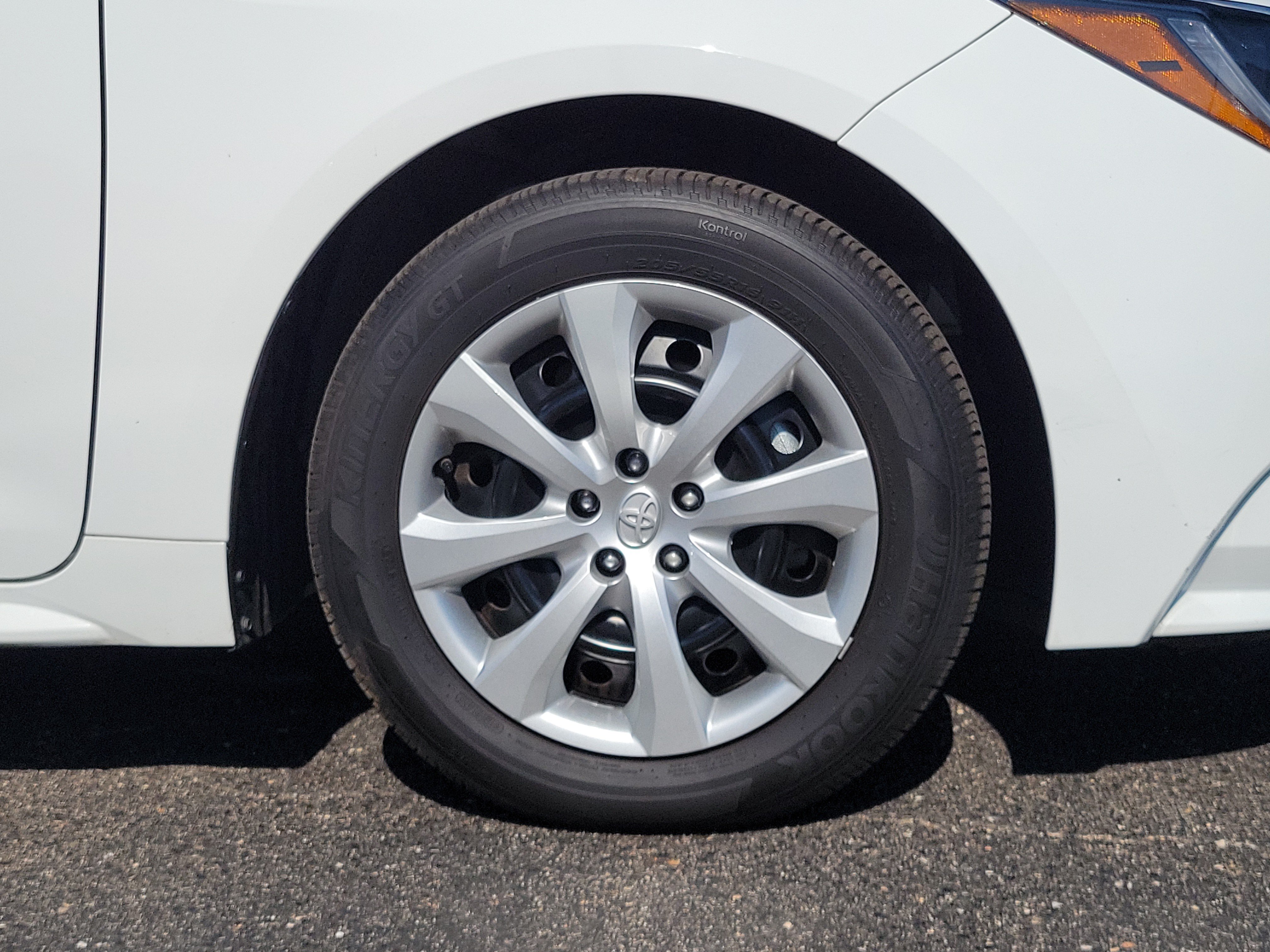 2026 Toyota Corolla LE, photo 9 of 12