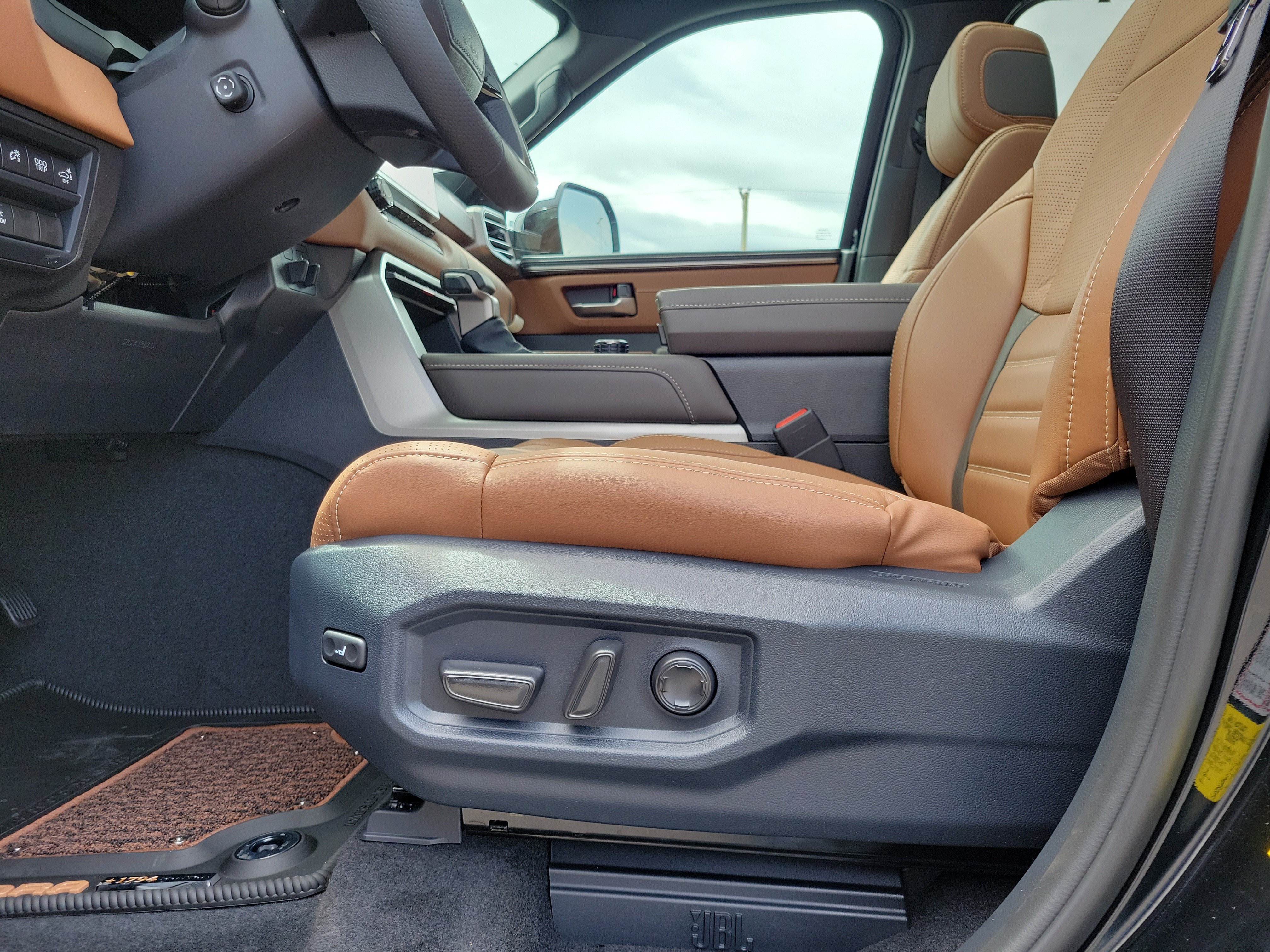 2026 Toyota Tundra 1794 Edition - Photo 16