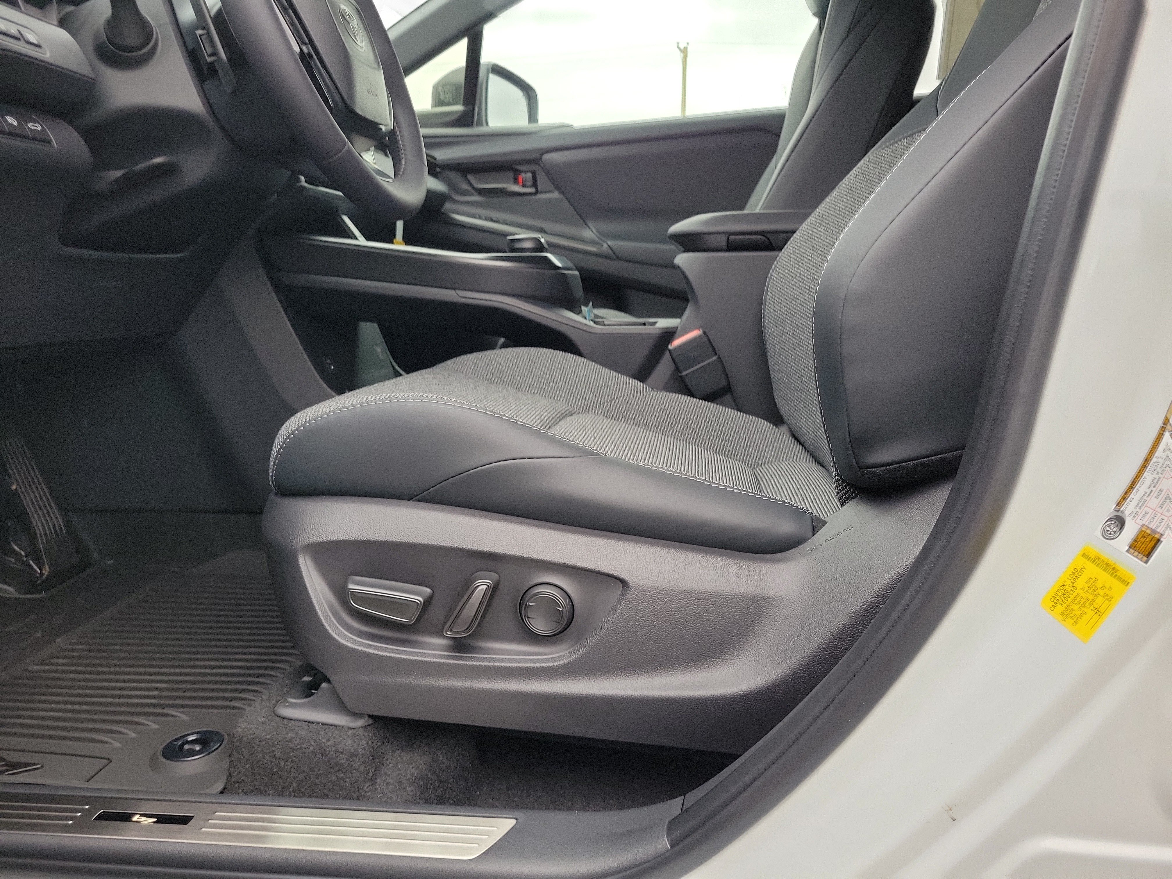 New 2026 Wind Chill Pearl Toyota XLE Plus image 20