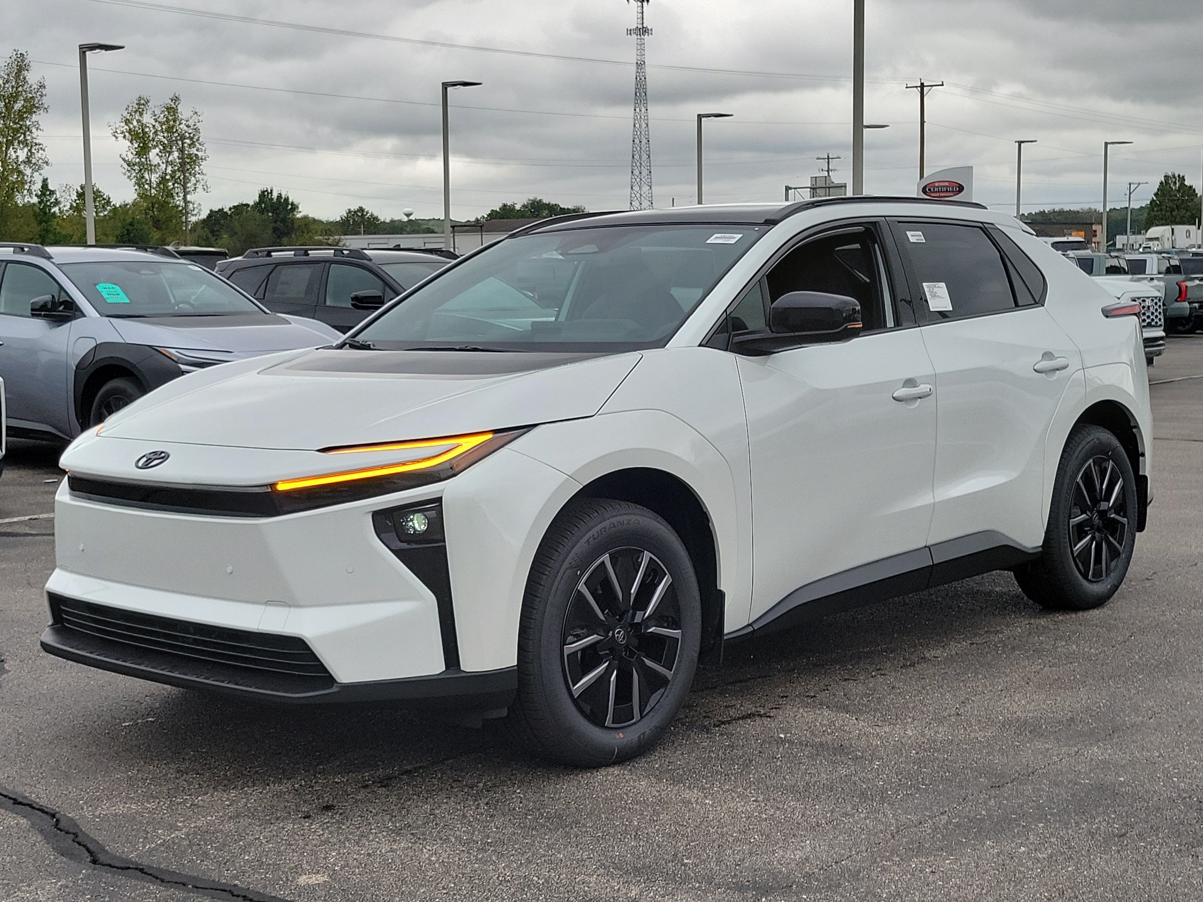 New 2026 Wind Chill Pearl Toyota XLE Plus image 6