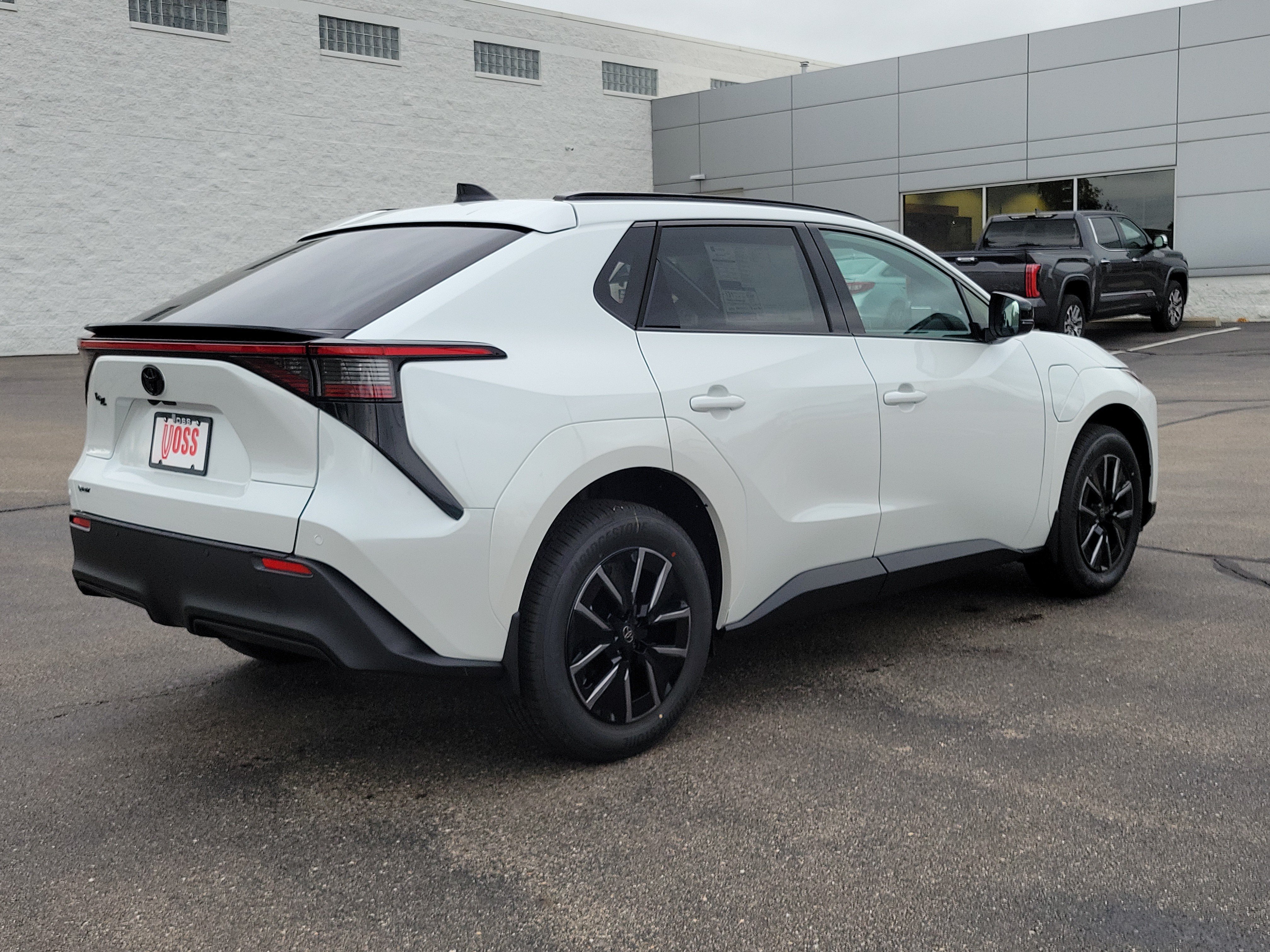 New 2026 Wind Chill Pearl Toyota XLE Plus image 8