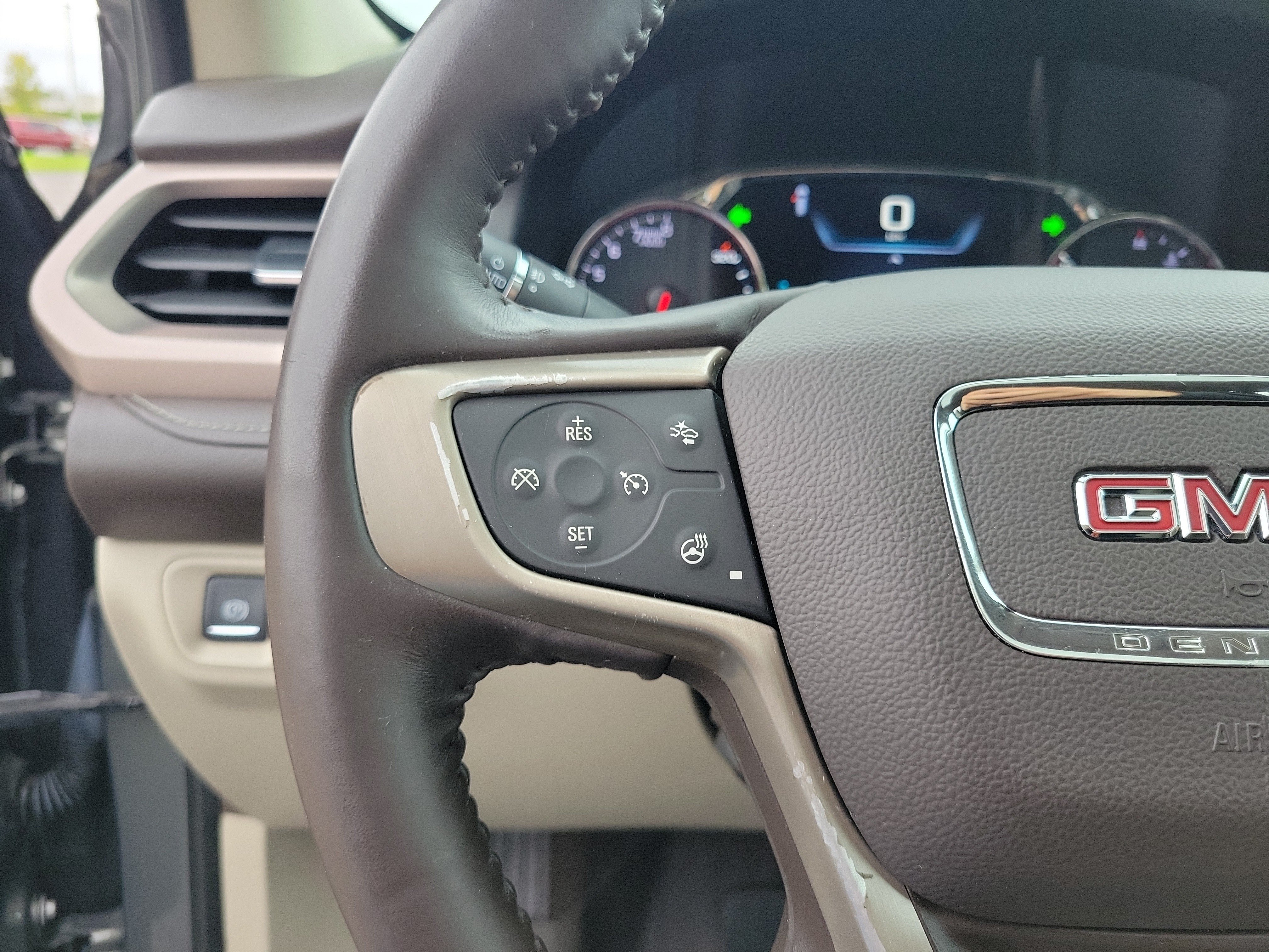 Used 2017 Mineral Metallic GMC Denali image 26