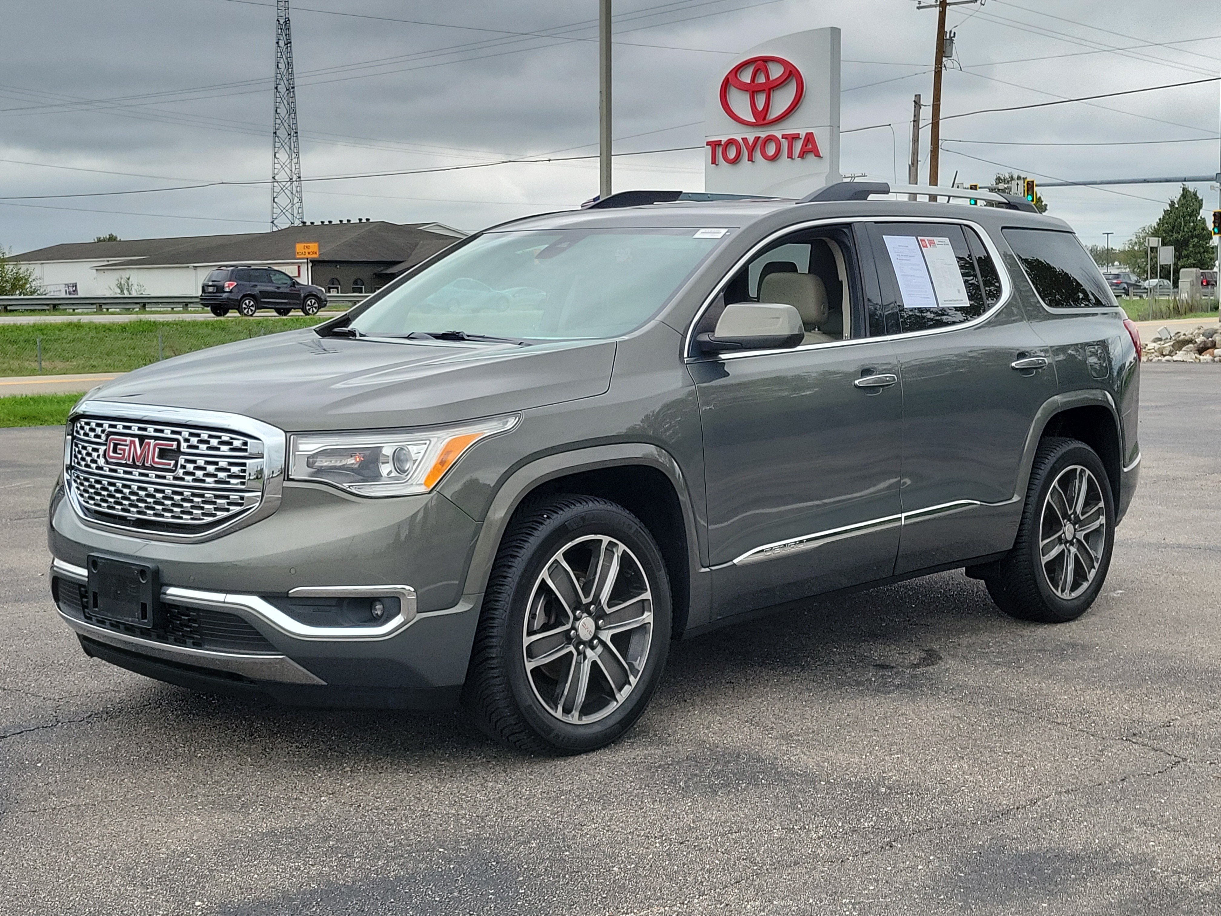Used 2017 Mineral Metallic GMC Denali image 6