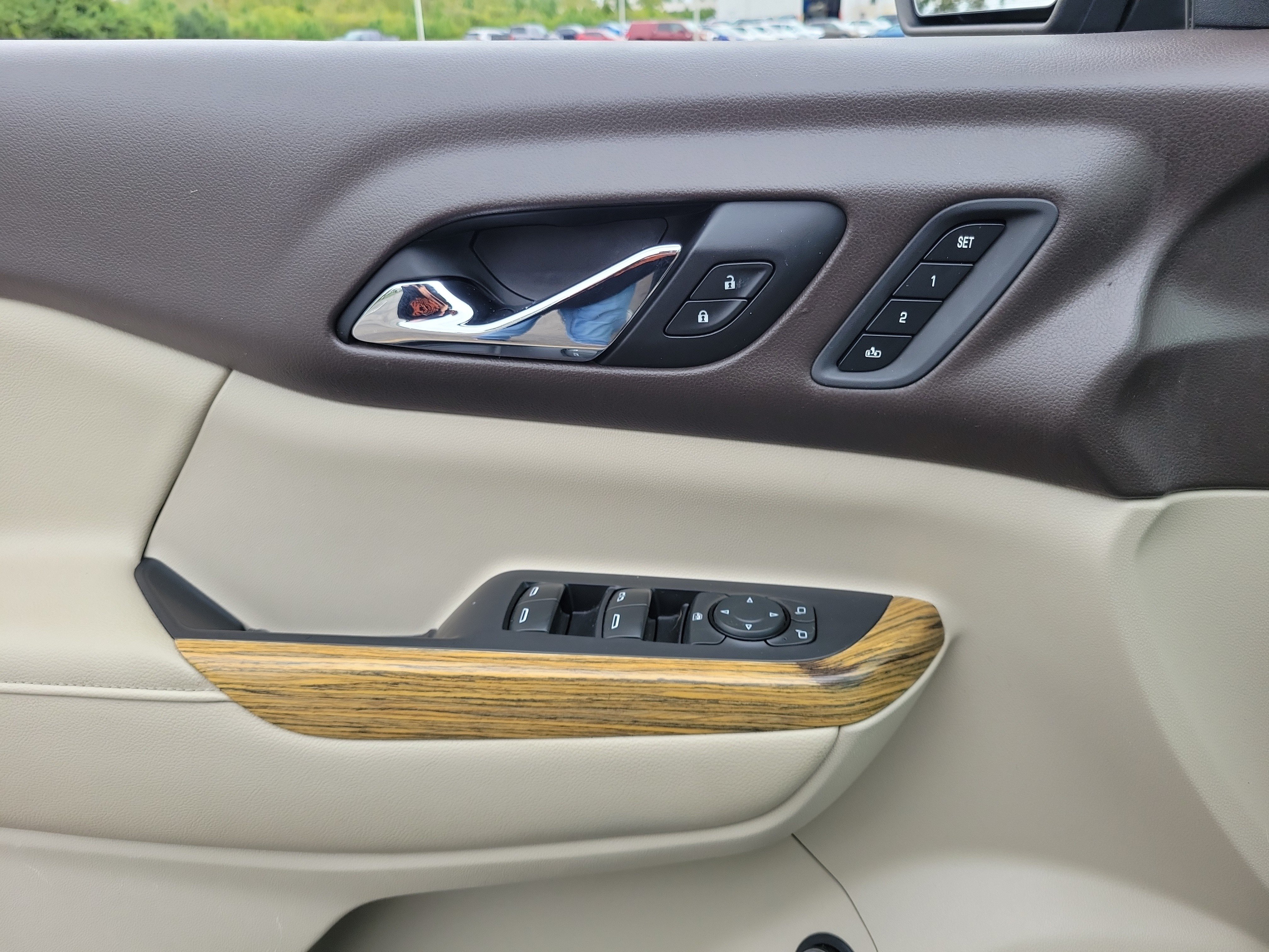Used 2017 Mineral Metallic GMC Denali image 21