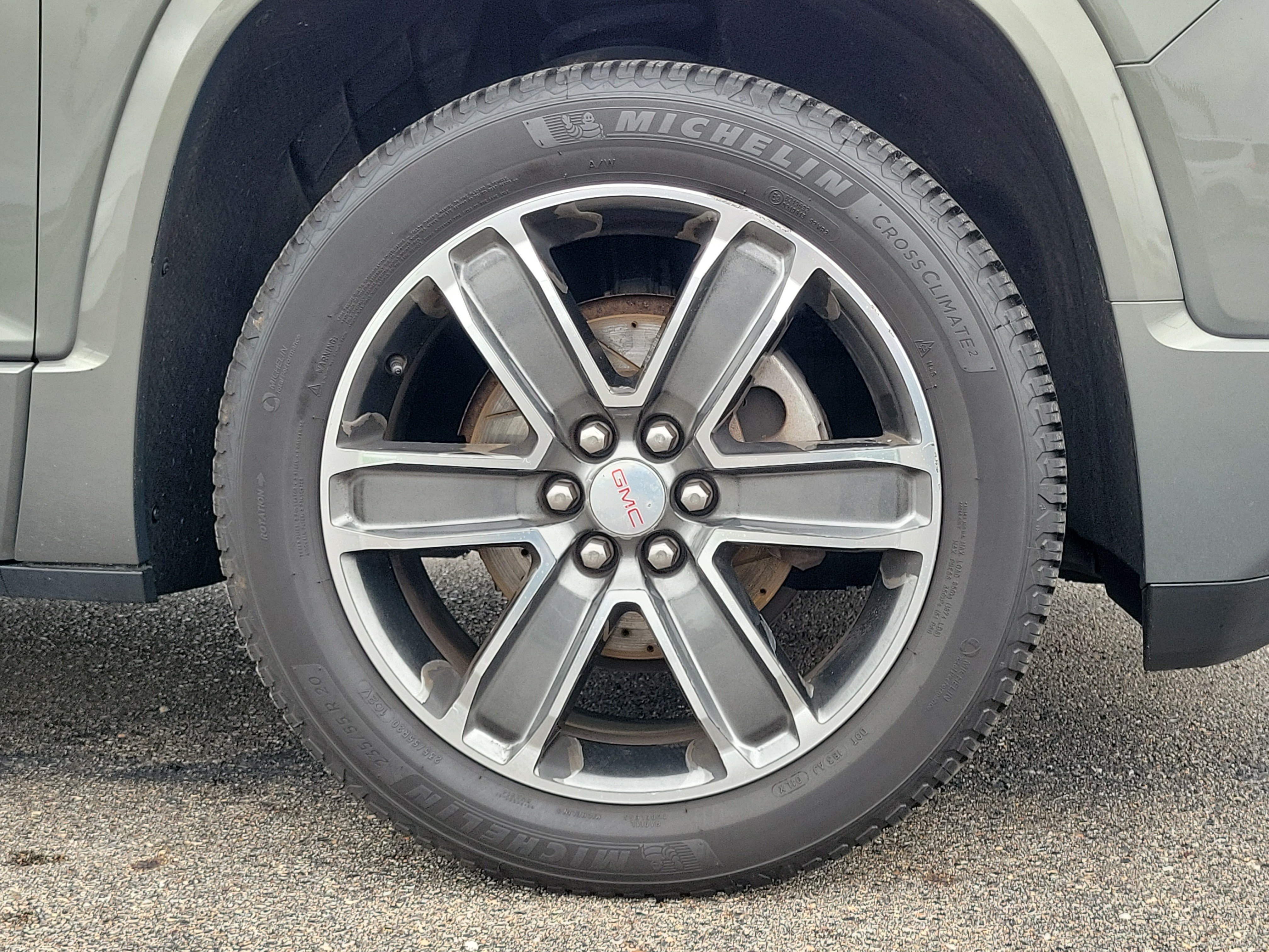 Used 2017 Mineral Metallic GMC Denali image 9
