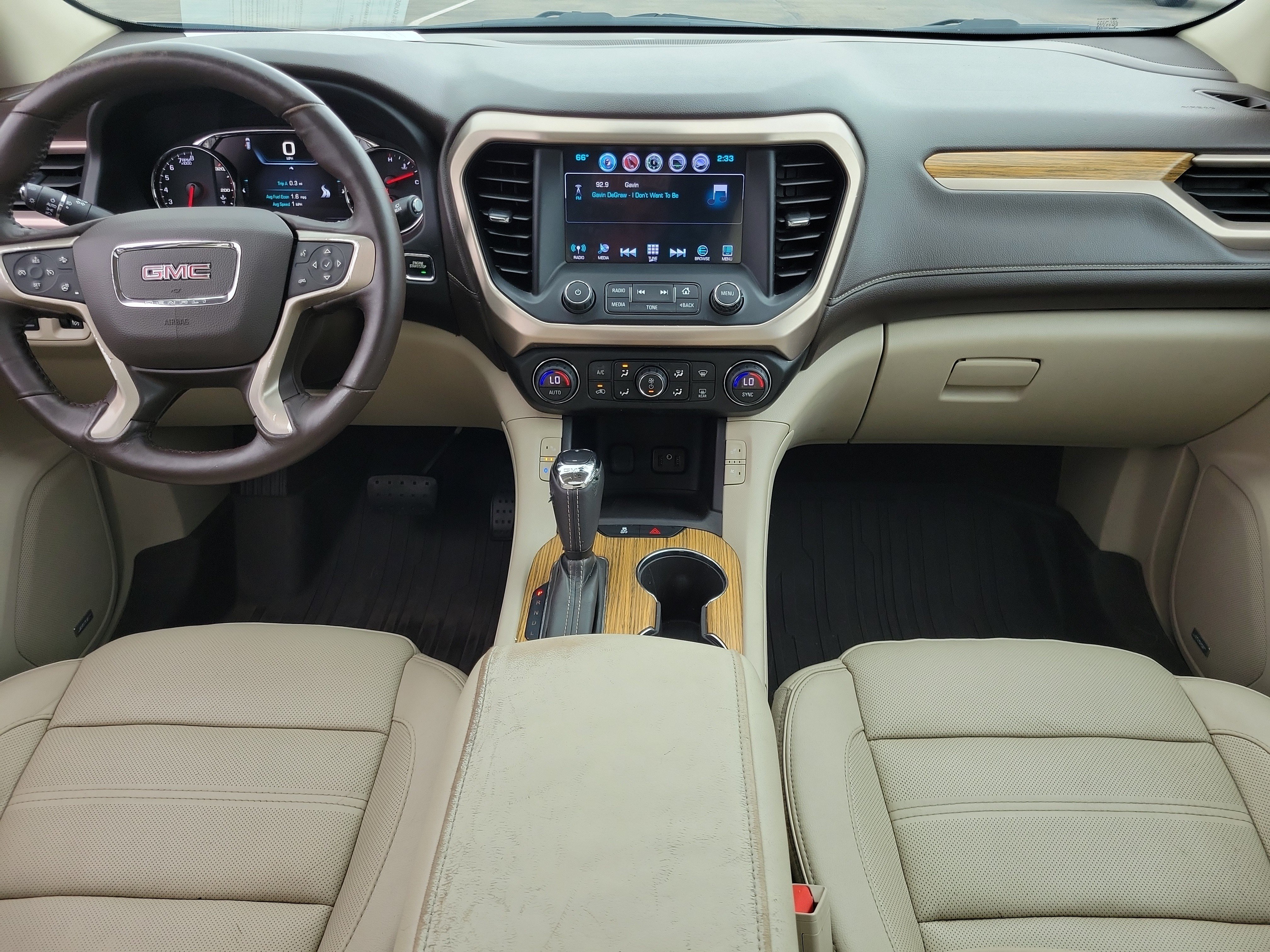 Used 2017 Mineral Metallic GMC Denali image 13