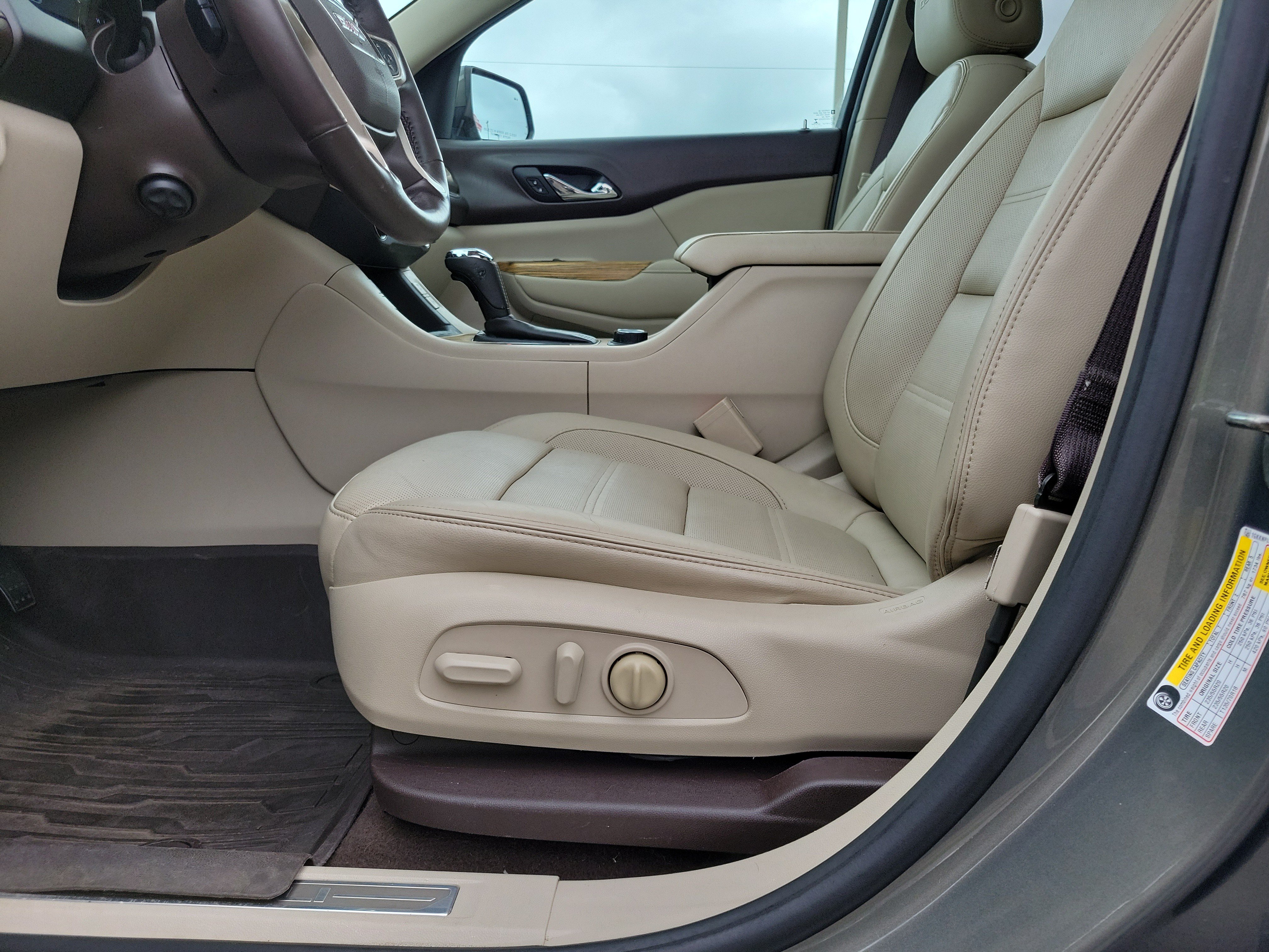 Used 2017 Mineral Metallic GMC Denali image 20