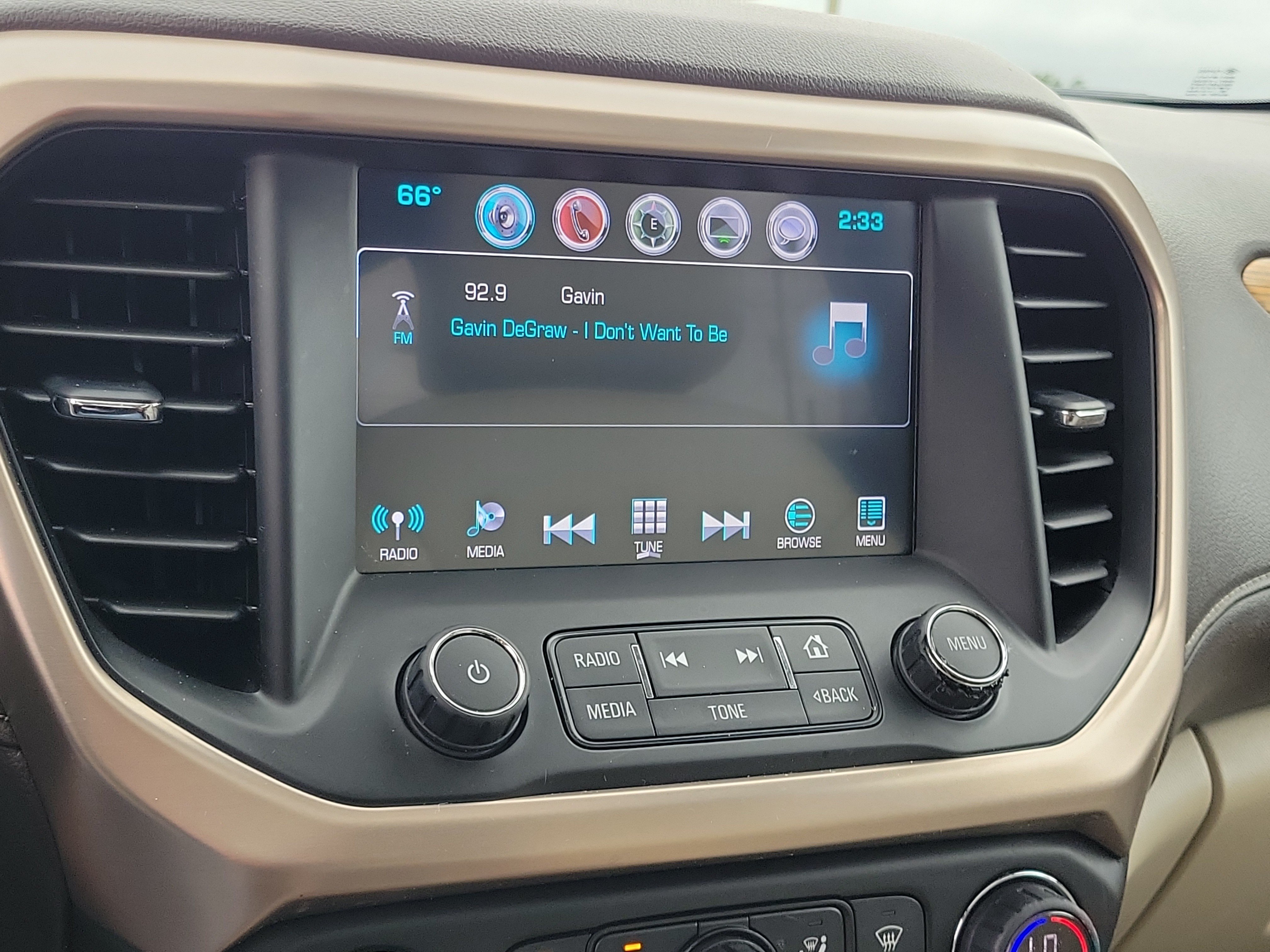 Used 2017 Mineral Metallic GMC Denali image 30