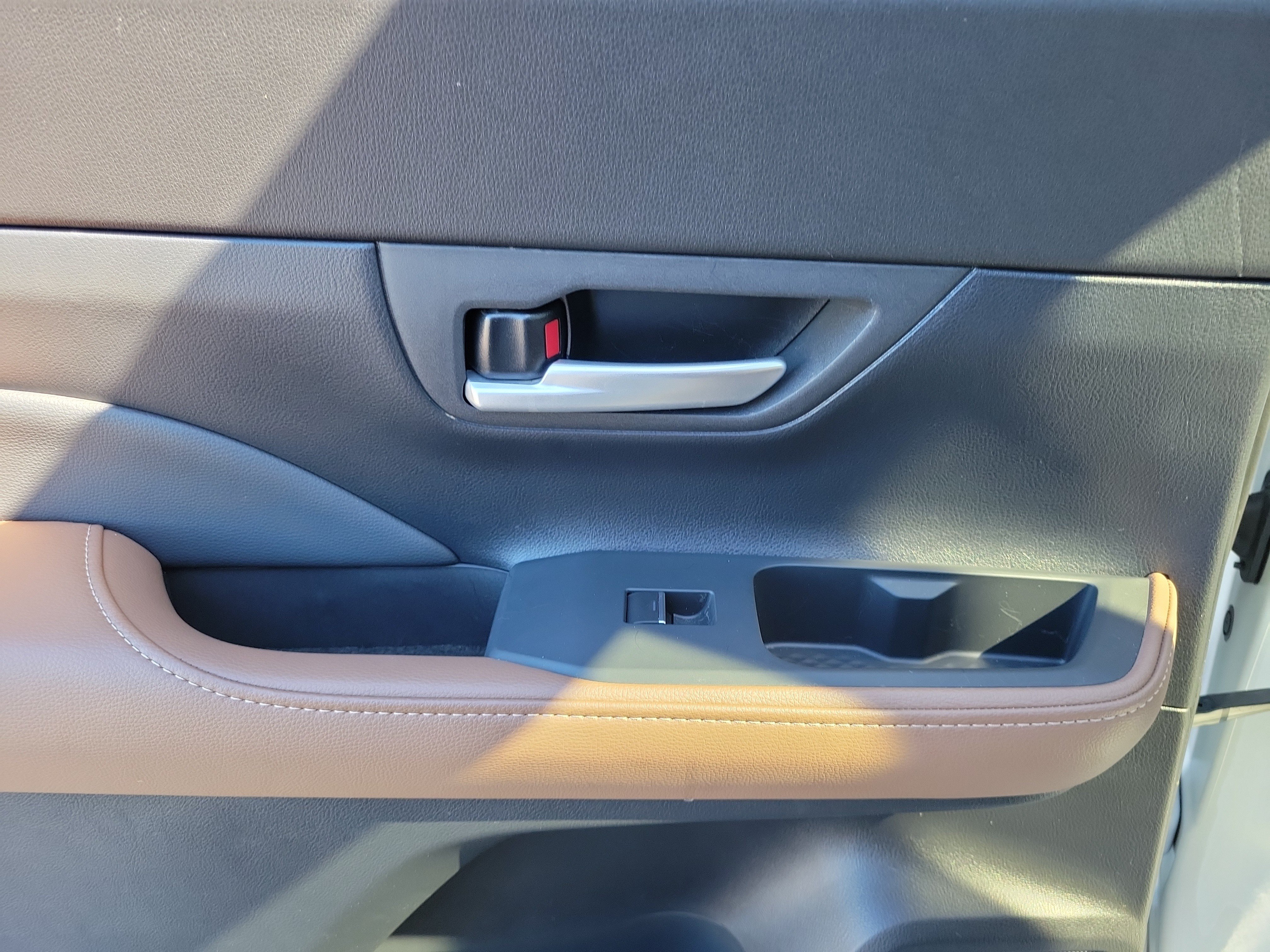 Certified Used 2026 Wind Chill Pearl Toyota MAX Platinum image 16