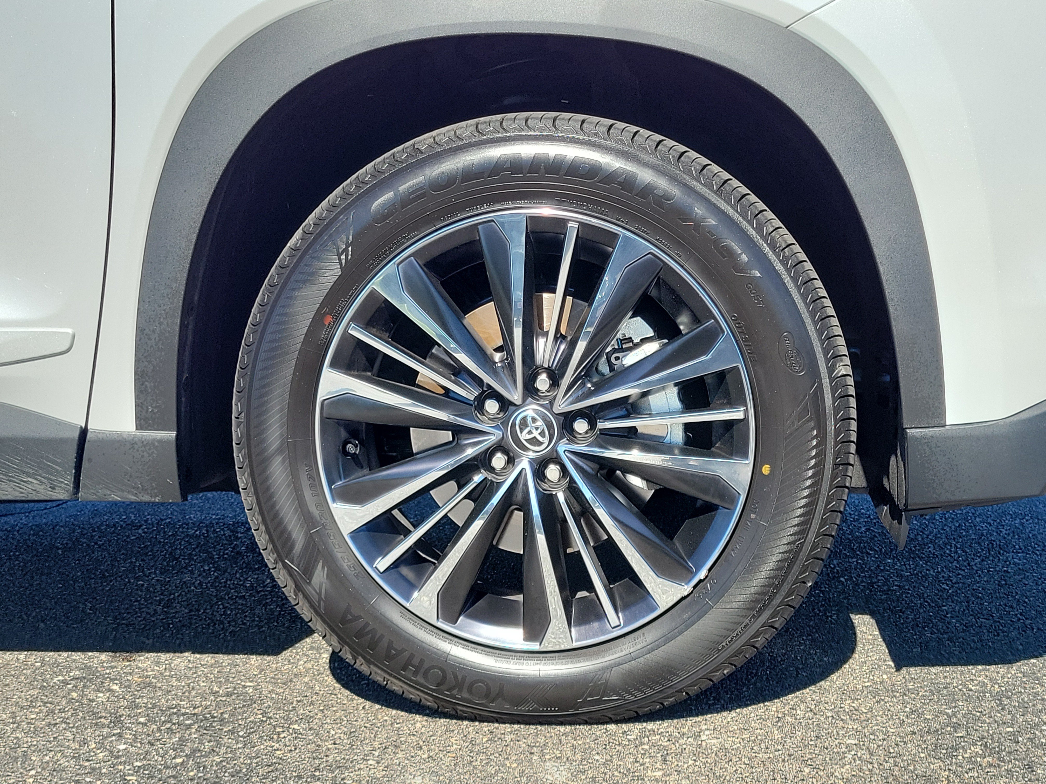Certified Used 2026 Wind Chill Pearl Toyota MAX Platinum image 9