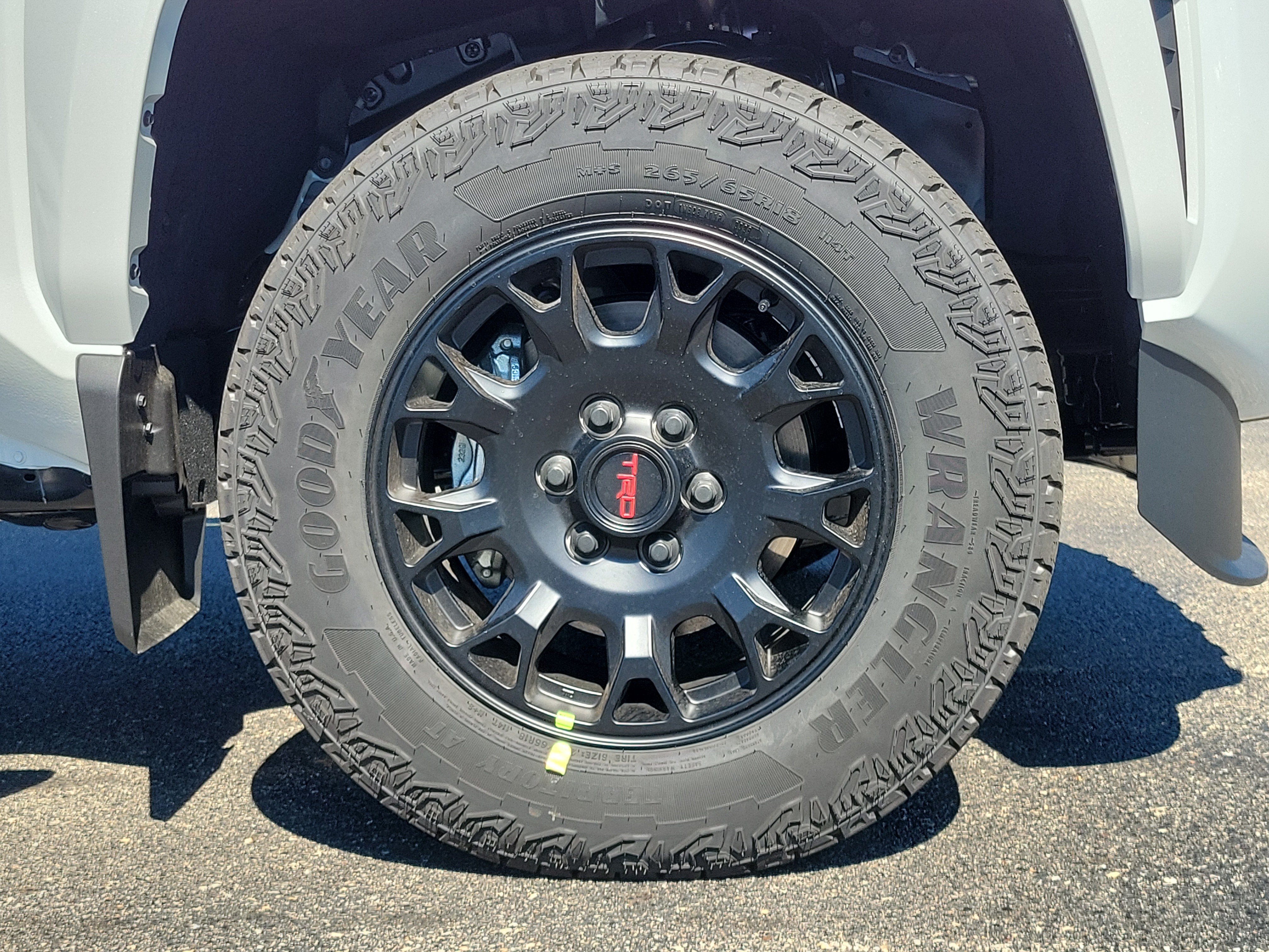 2026 Toyota Tacoma TRD Sport, photo 9 of 12