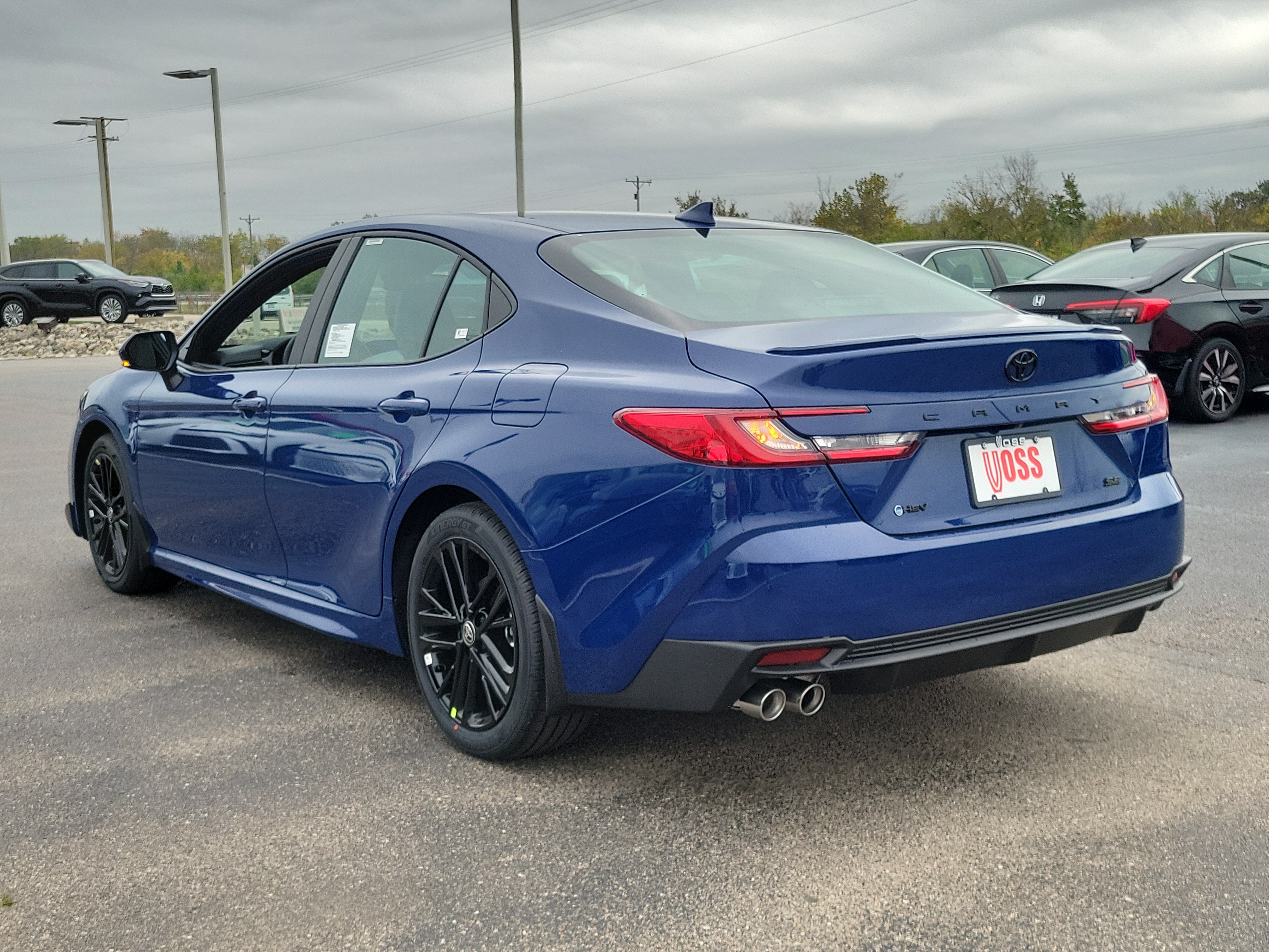 New 2026 Reservoir Blue Toyota SE image 3
