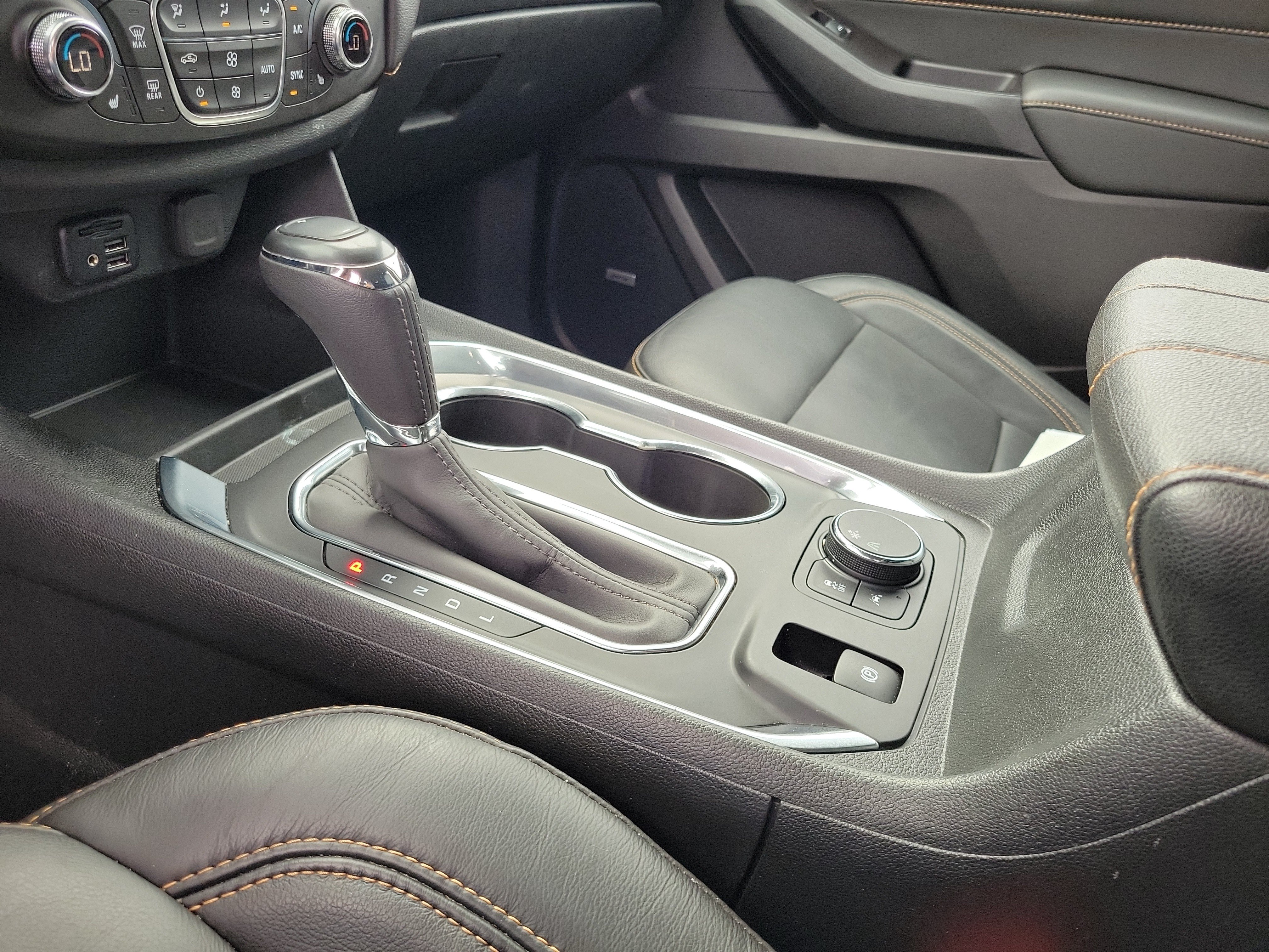 Used 2020 Mosaic Black Metallic Chevrolet RS image 33