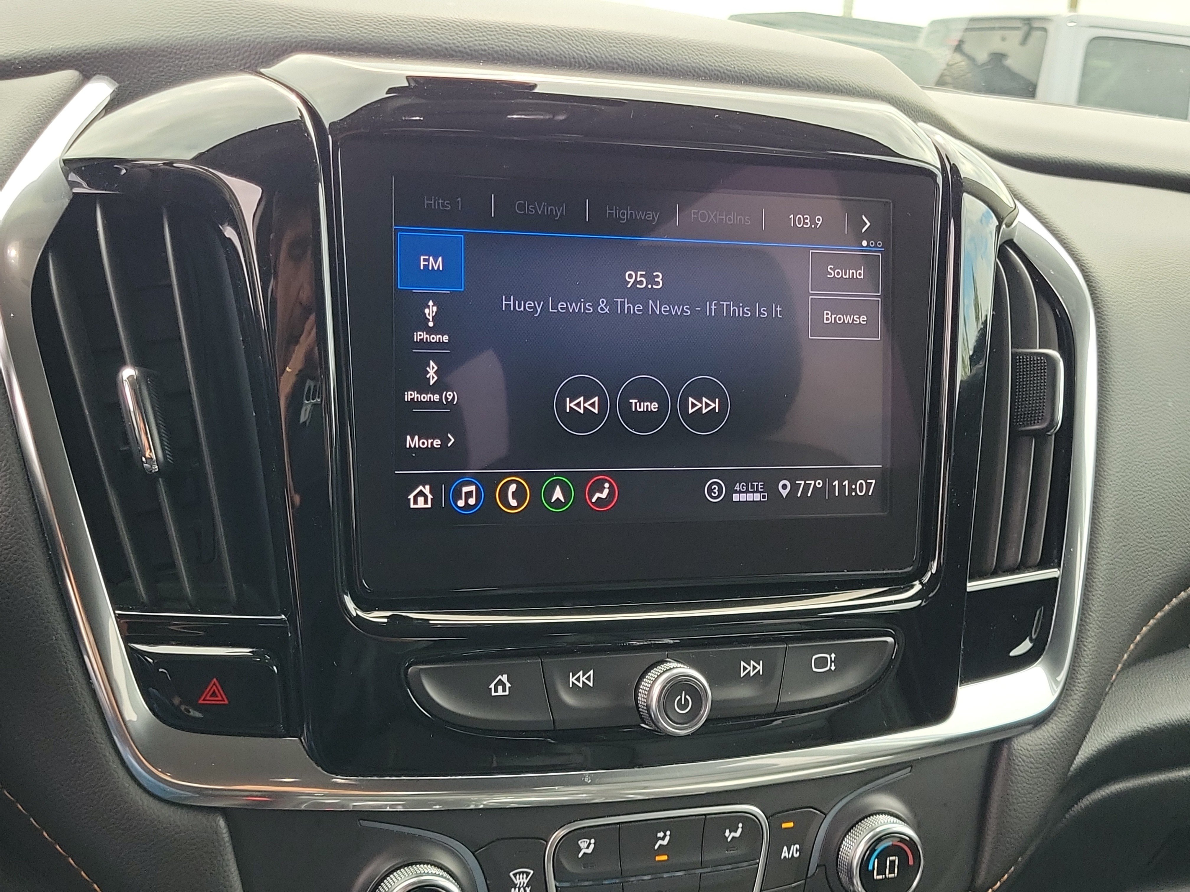 Used 2020 Mosaic Black Metallic Chevrolet RS image 30