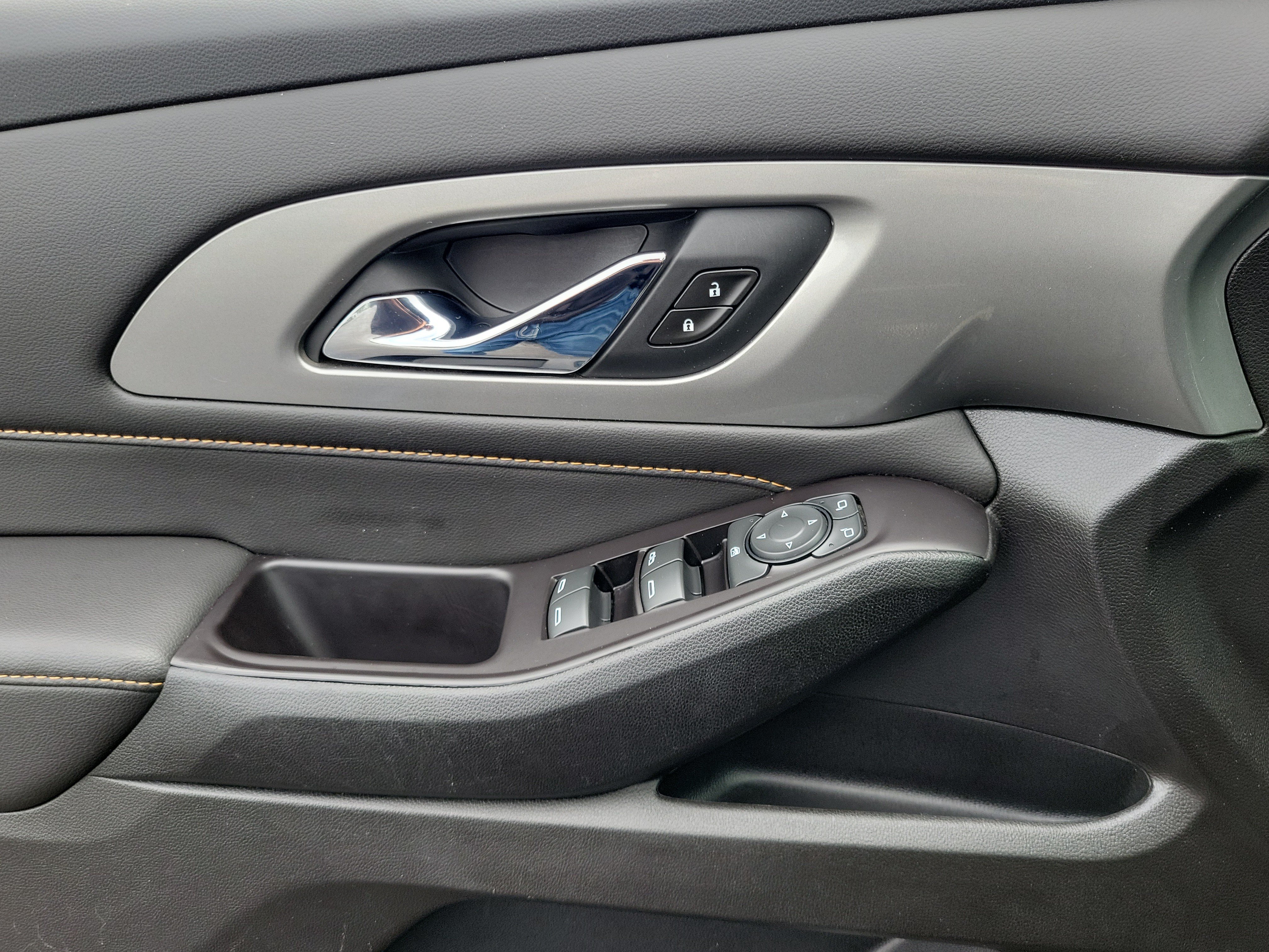 Used 2020 Mosaic Black Metallic Chevrolet RS image 21