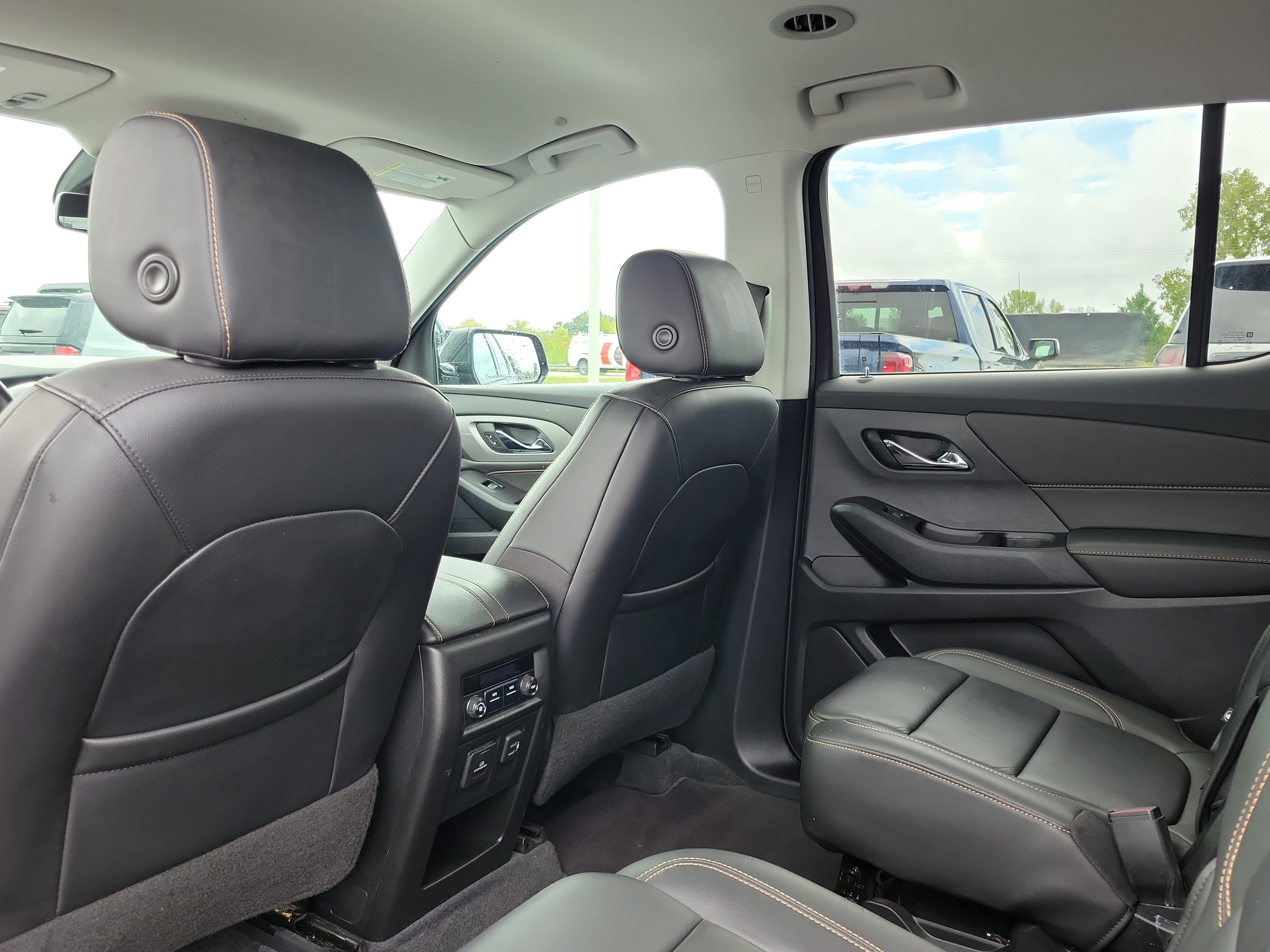 Used 2020 Mosaic Black Metallic Chevrolet RS image 18