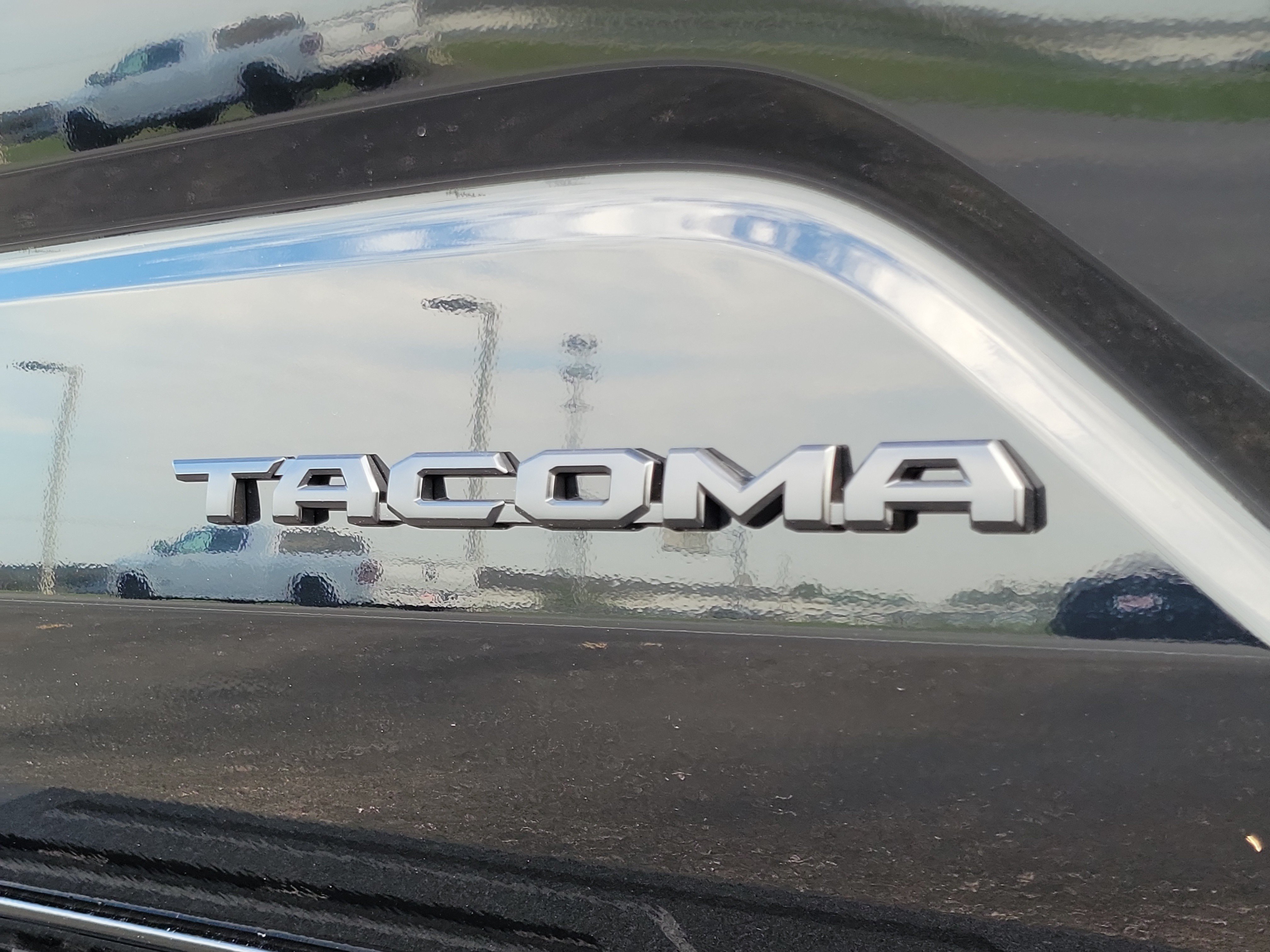 2026 Toyota Tacoma TRD Off-Road, photo 10 of 12