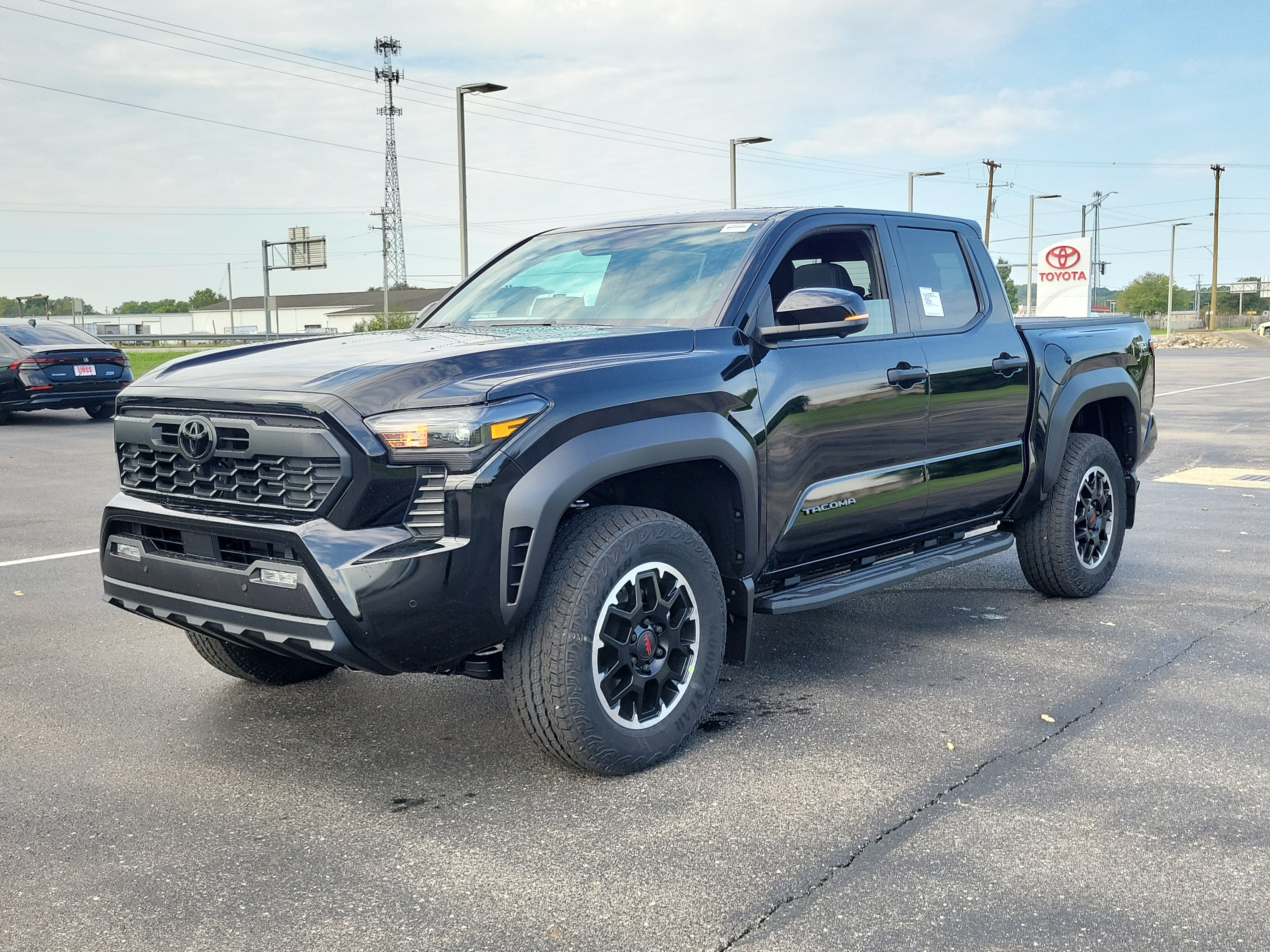 2026 Toyota Tacoma TRD Off-Road, photo 6 of 12