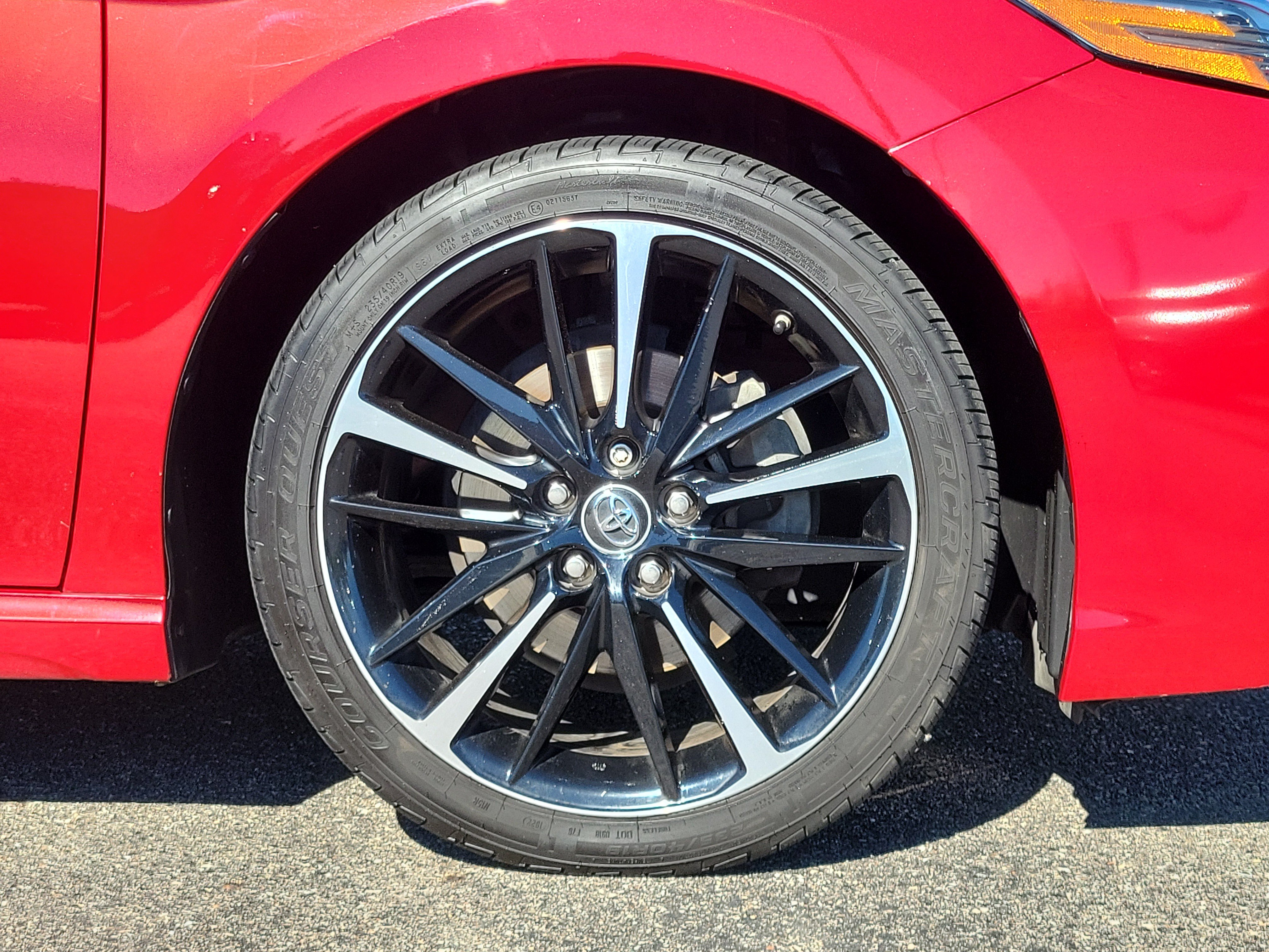 2019 Toyota Camry XSE, photo 9 of 12