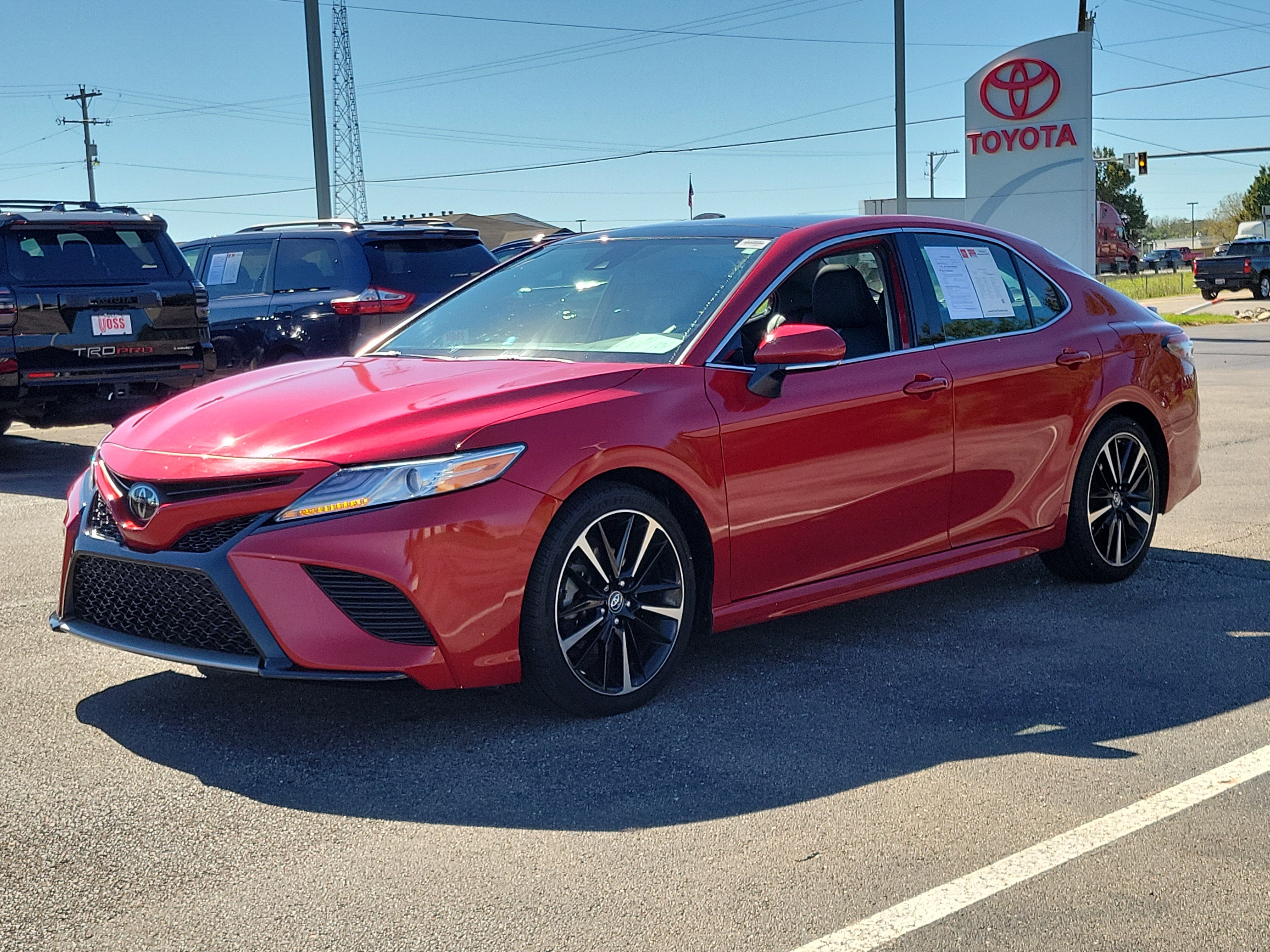 2019 Toyota Camry XSE, photo 6 of 12