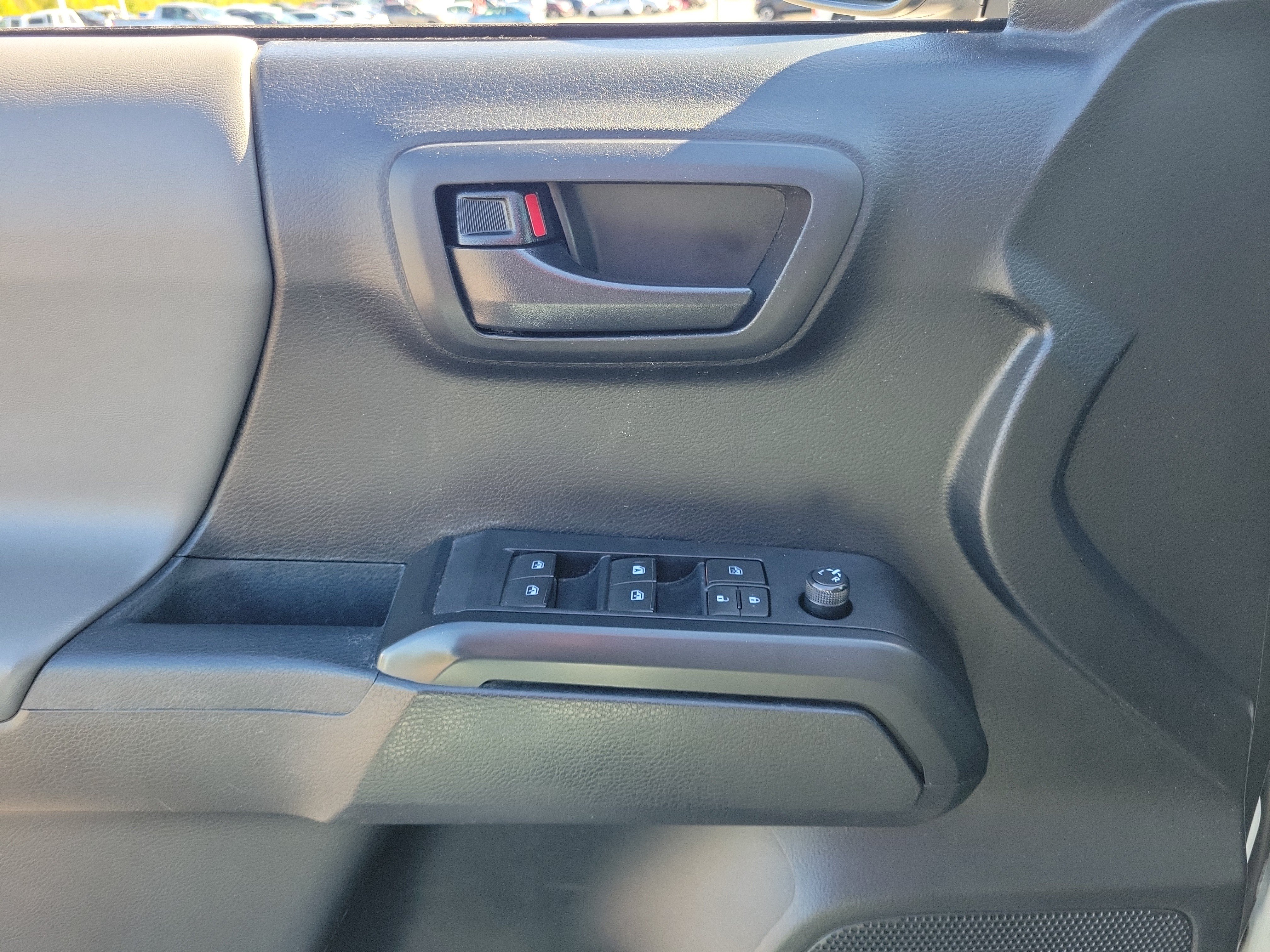 Used 2020 Super White Toyota SR image 21