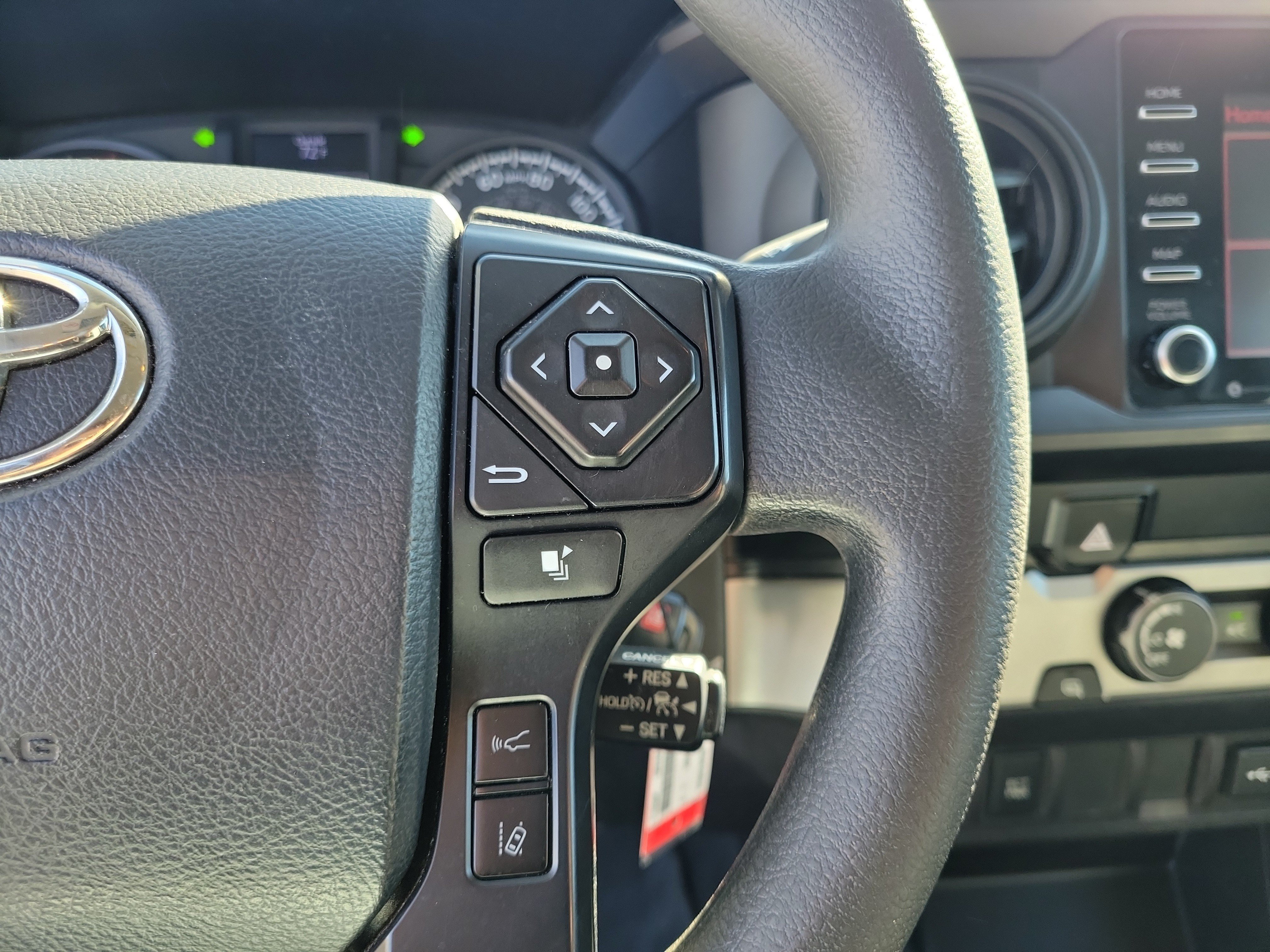 Used 2020 Super White Toyota SR image 27