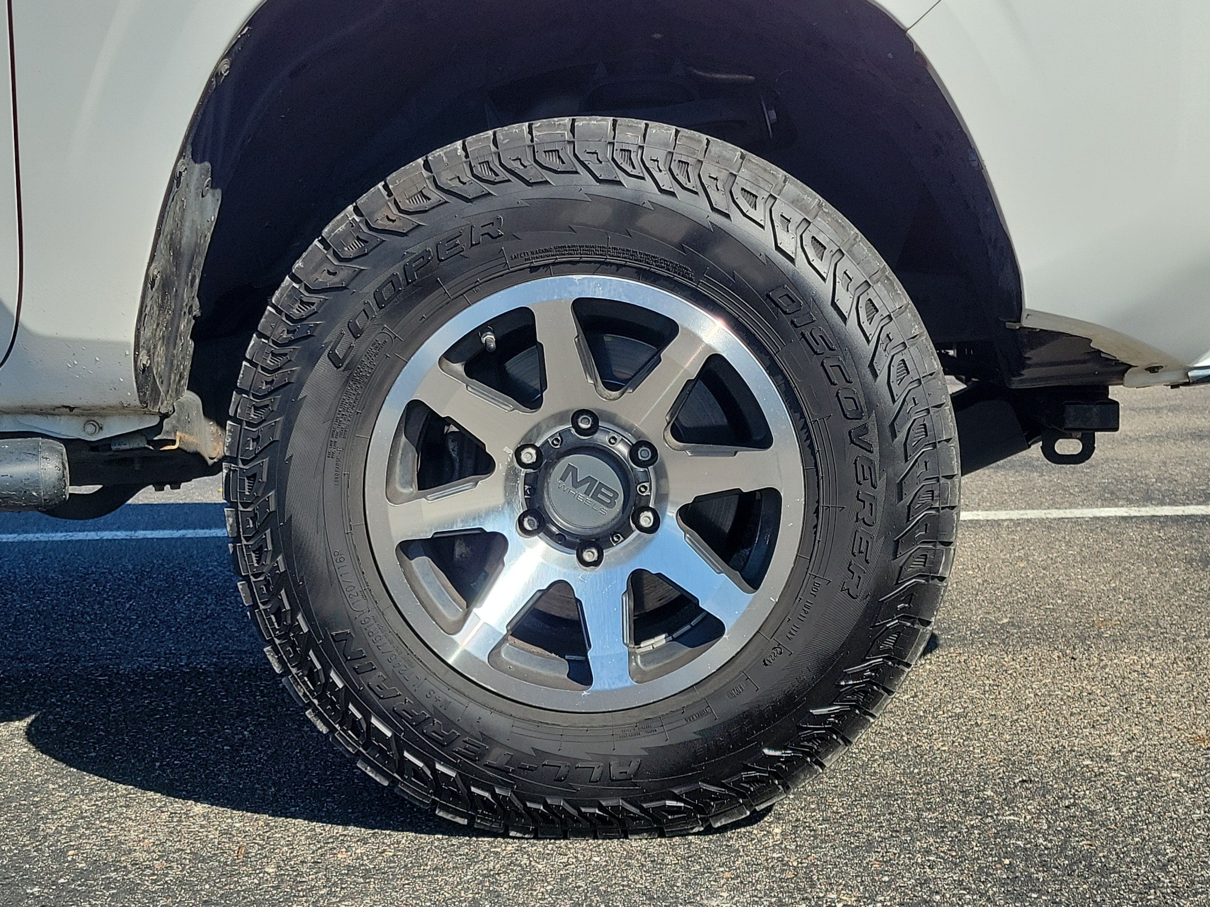 Used 2020 Super White Toyota SR image 9