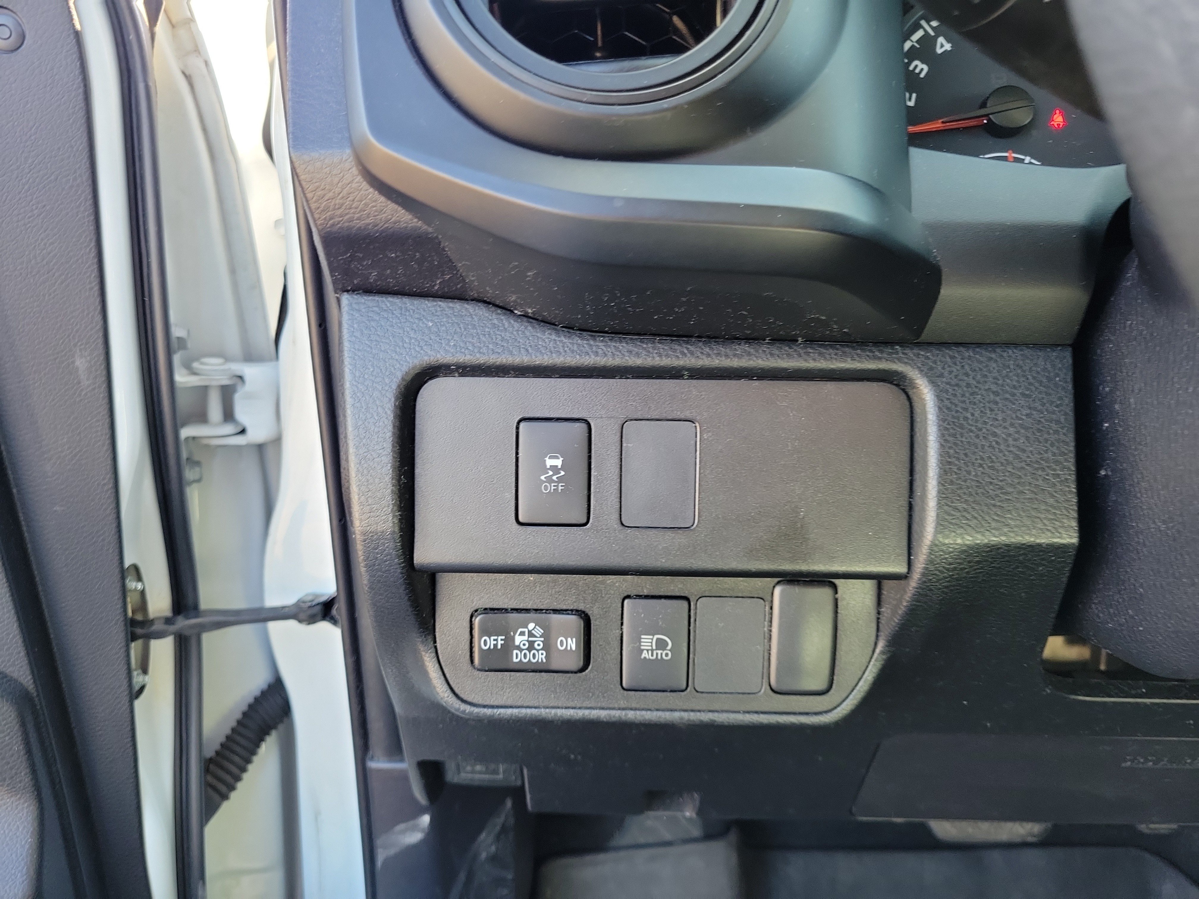 Used 2020 Super White Toyota SR image 24