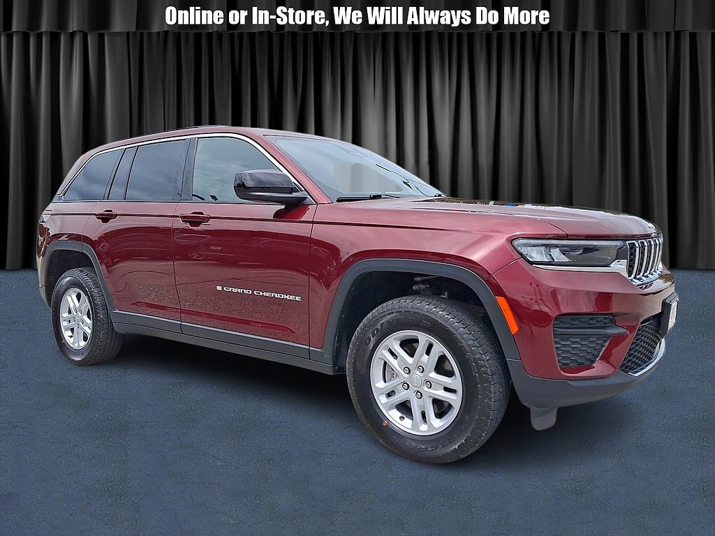 2025 Jeep Grand Cherokee Laredo comparison vehicle