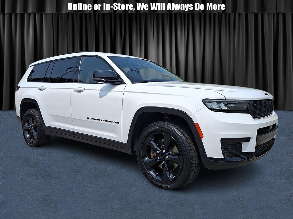2023 Jeep Grand Cherokee L Altitude X comparison vehicle