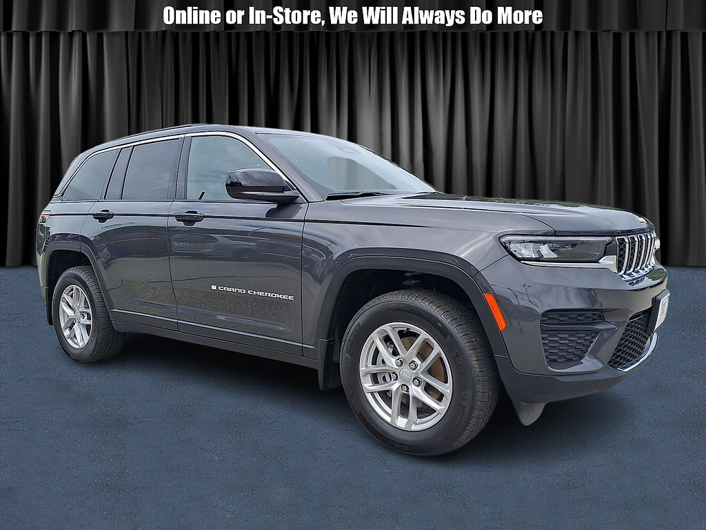 2026 Jeep Grand Cherokee Laredo comparison vehicle