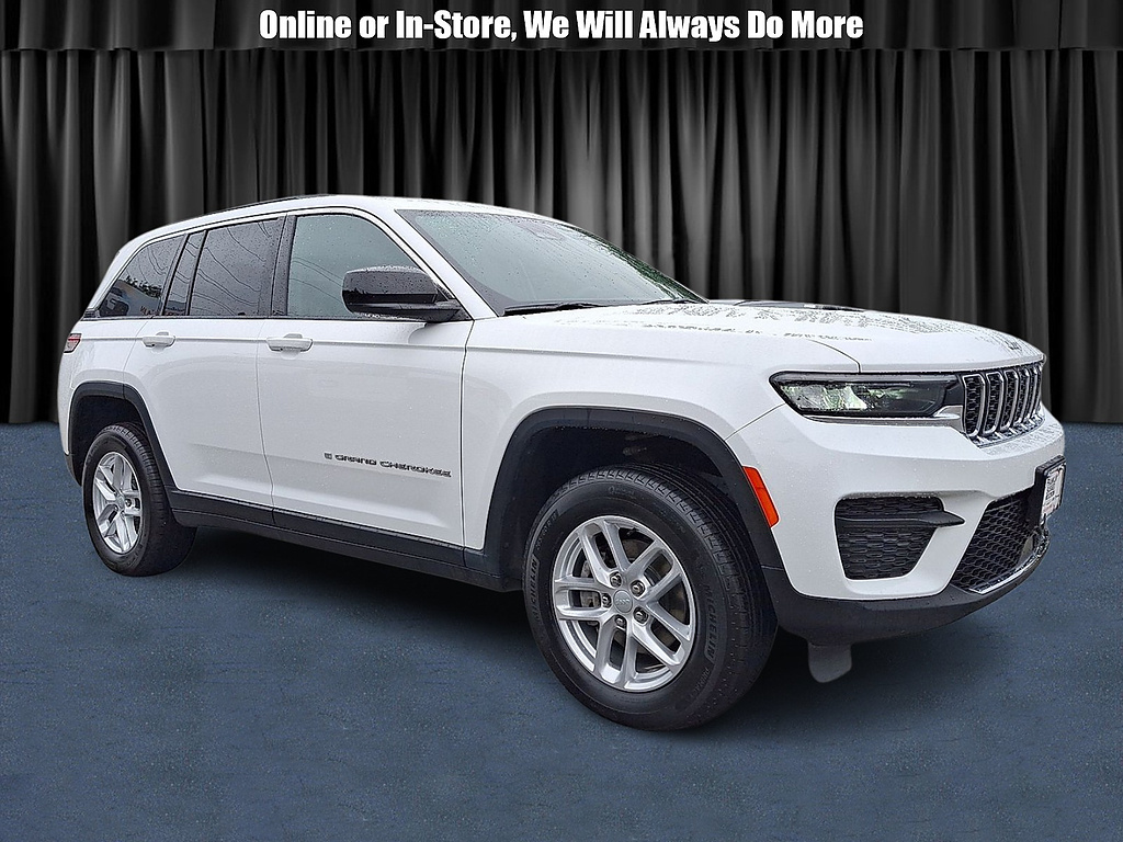 2025 Jeep Grand Cherokee Laredo X comparison vehicle