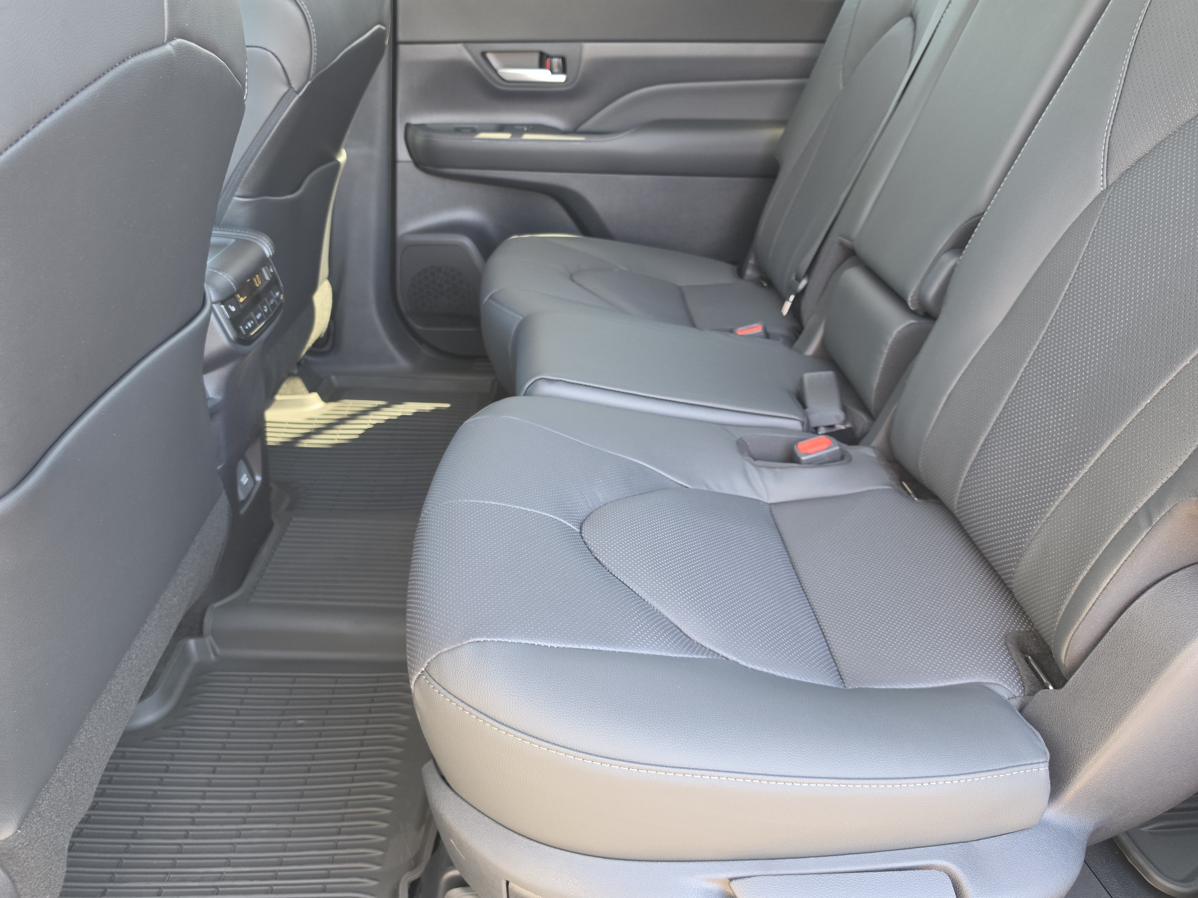 New 2026 Toyota Grand Highlander Hybrid SUV