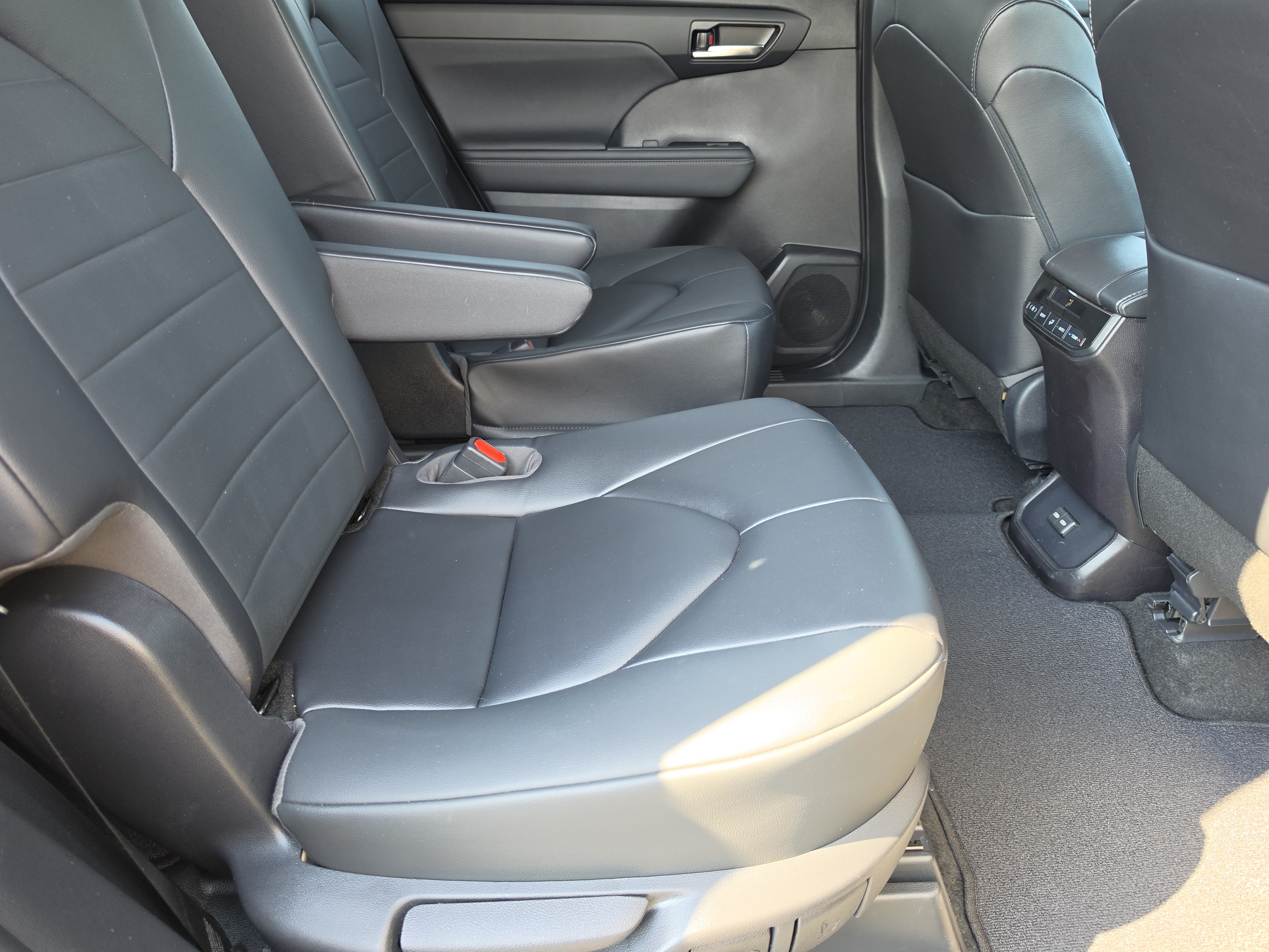 Used 2023 Toyota Highlander SUV