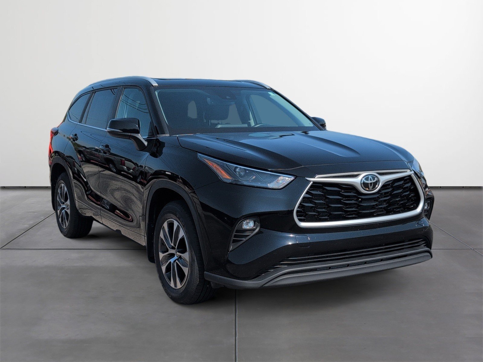 Used 2023 Toyota Highlander SUV