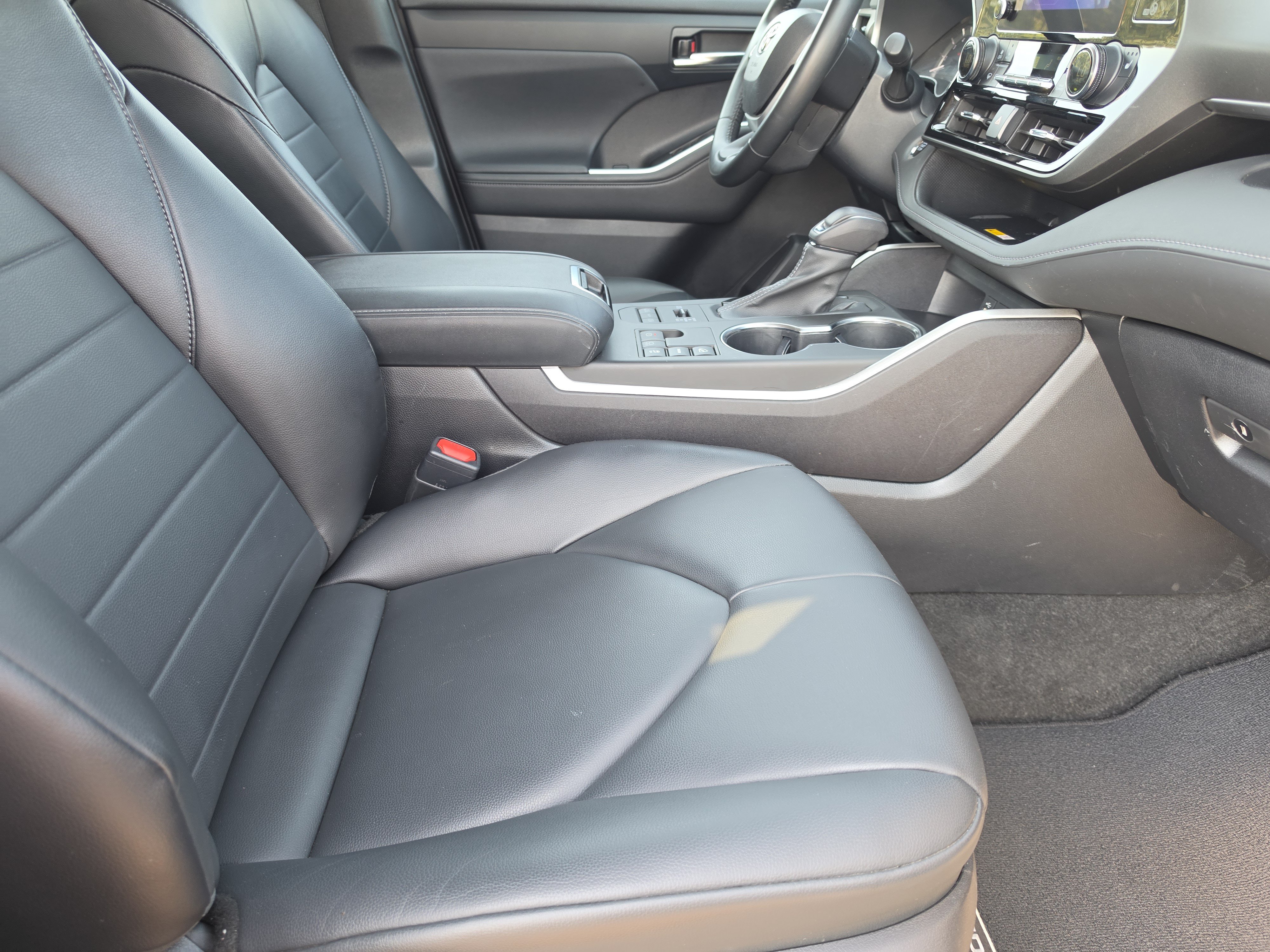 Used 2023 Toyota Highlander SUV