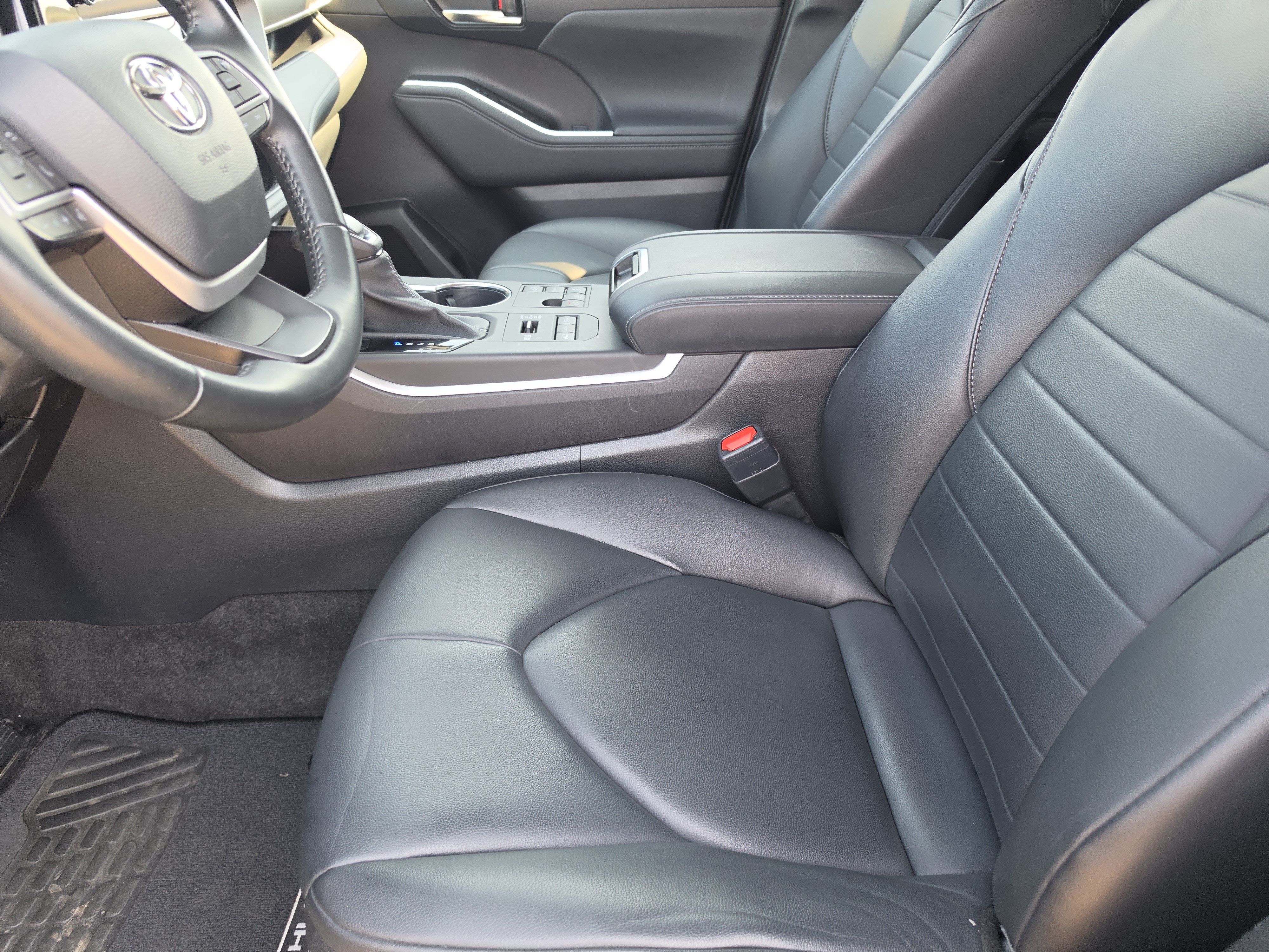 Used 2023 Toyota Highlander SUV